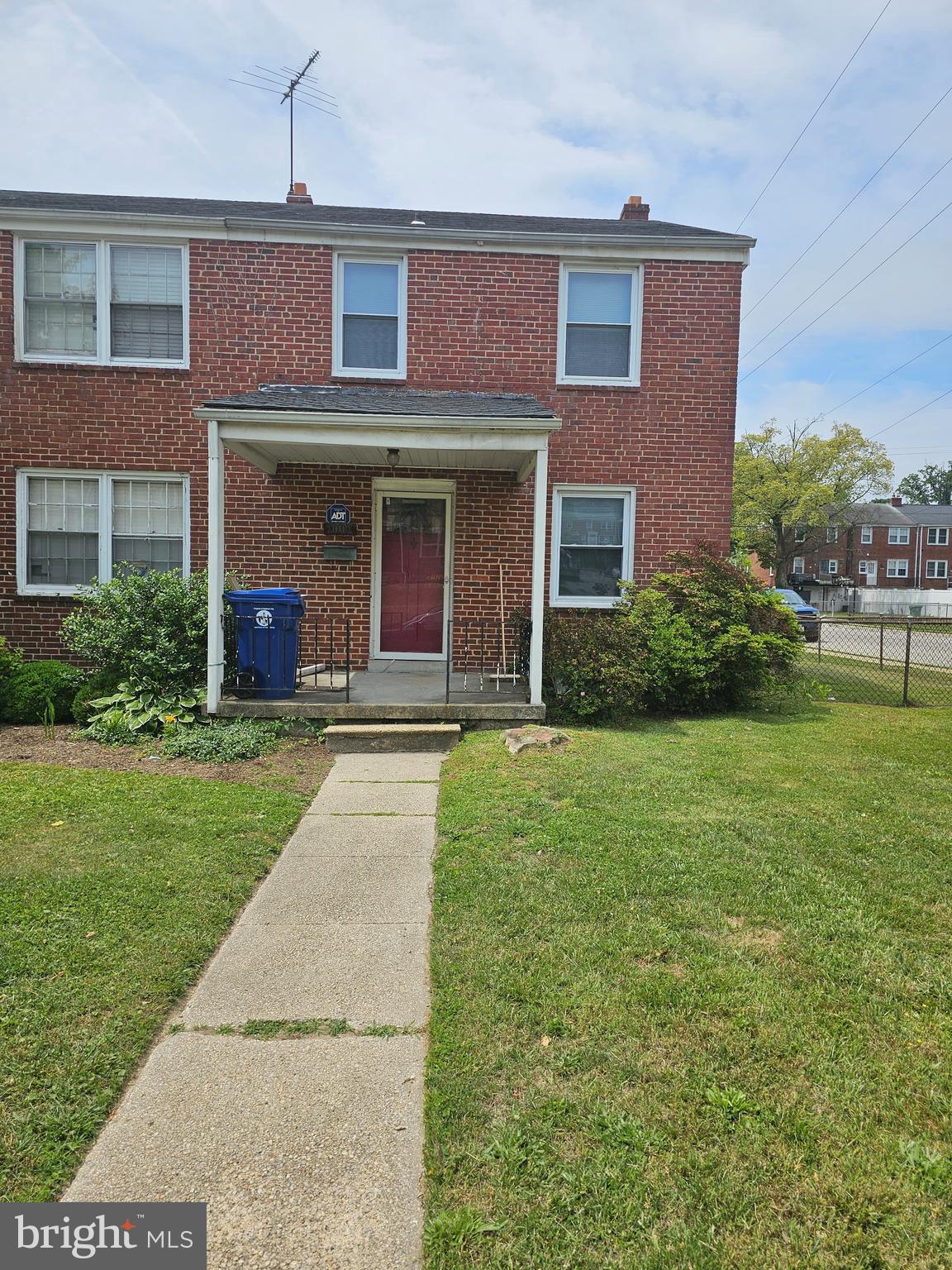 CHINQUAPIN PARK - Residential