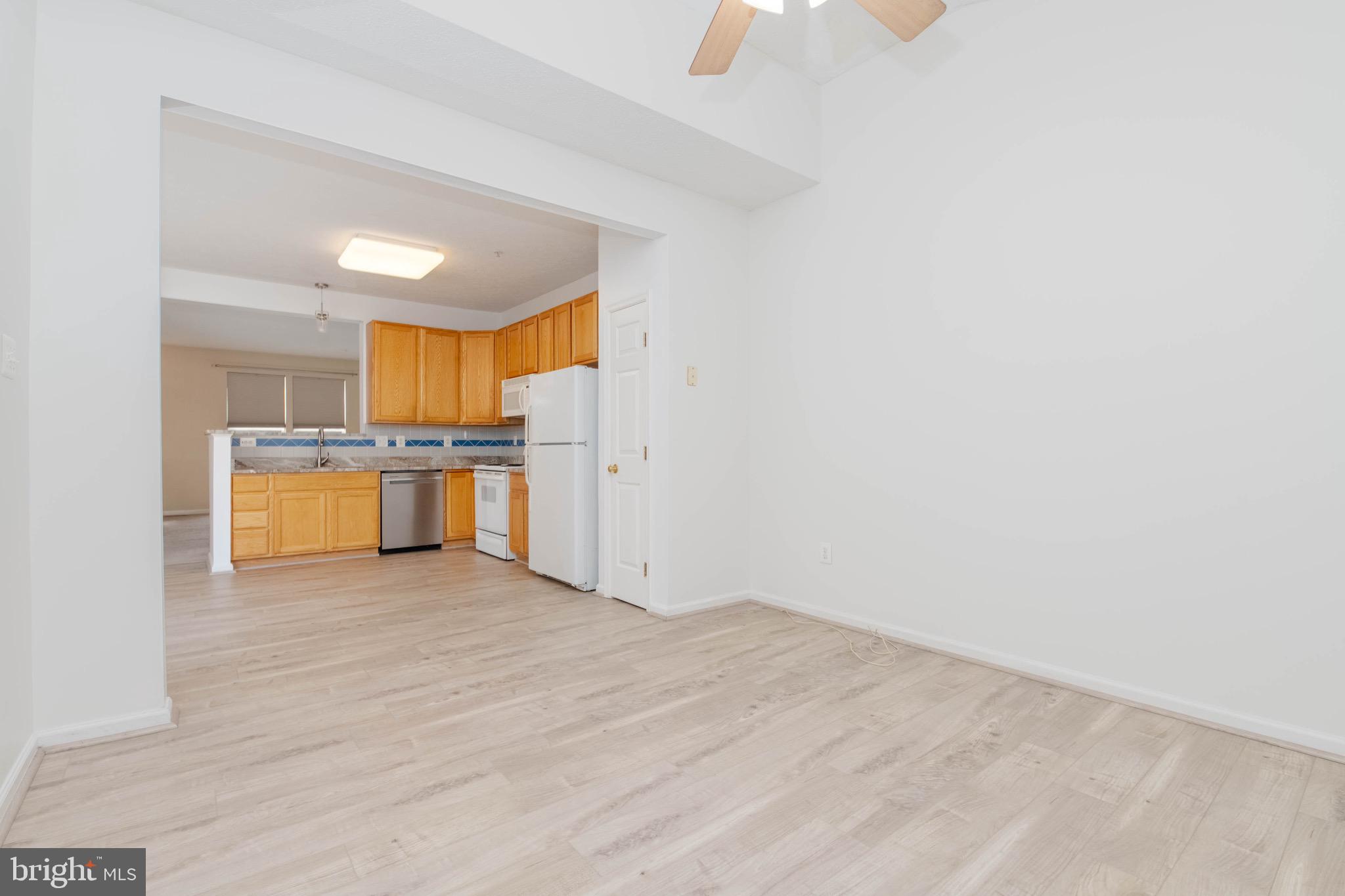 HOLLY WOODS - Residential