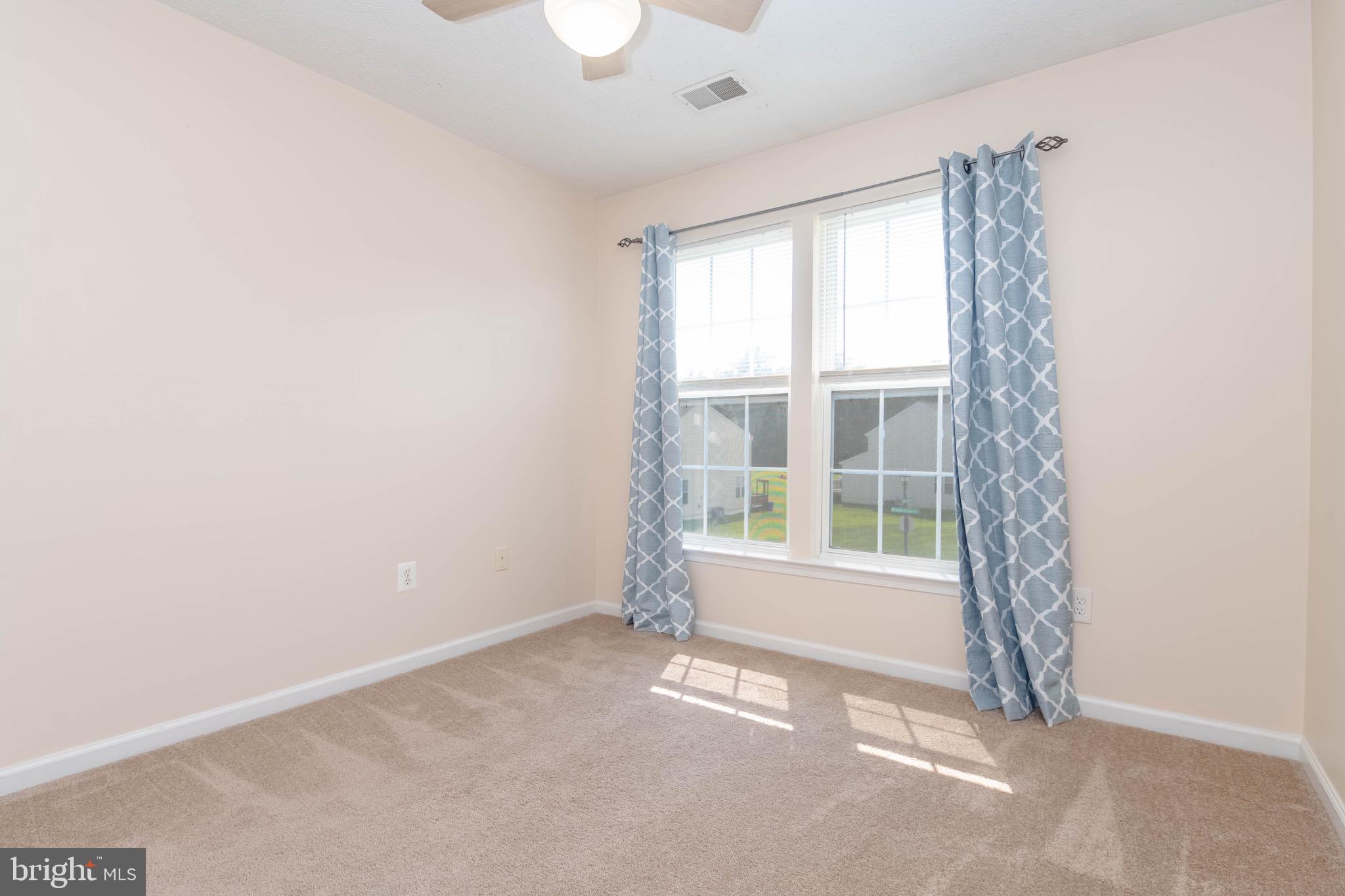 HOLLY WOODS - Residential