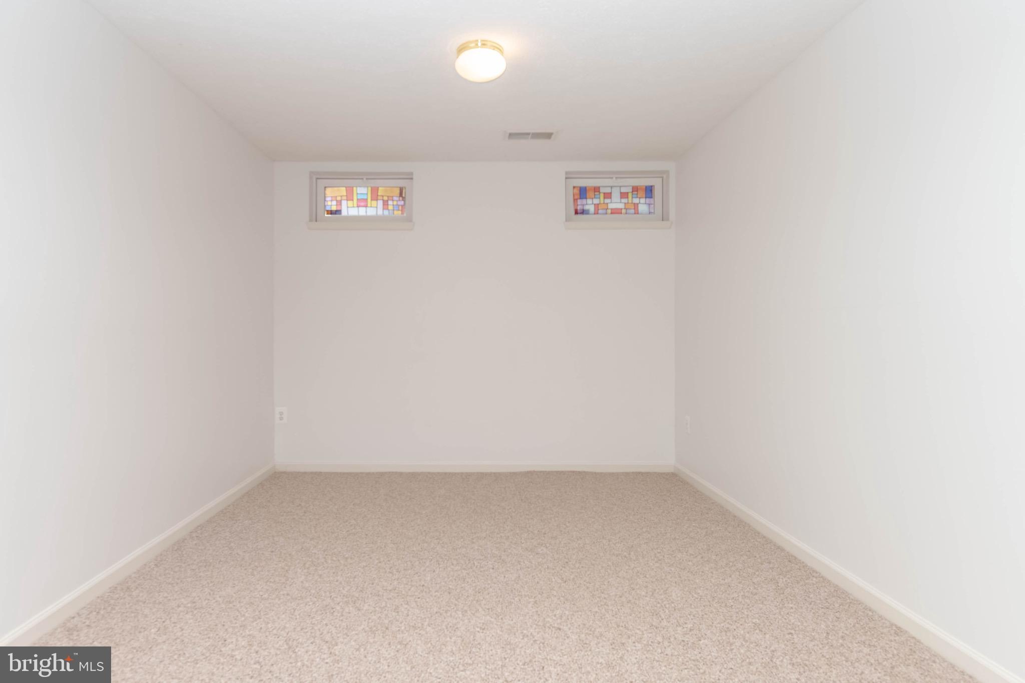 HOLLY WOODS - Residential