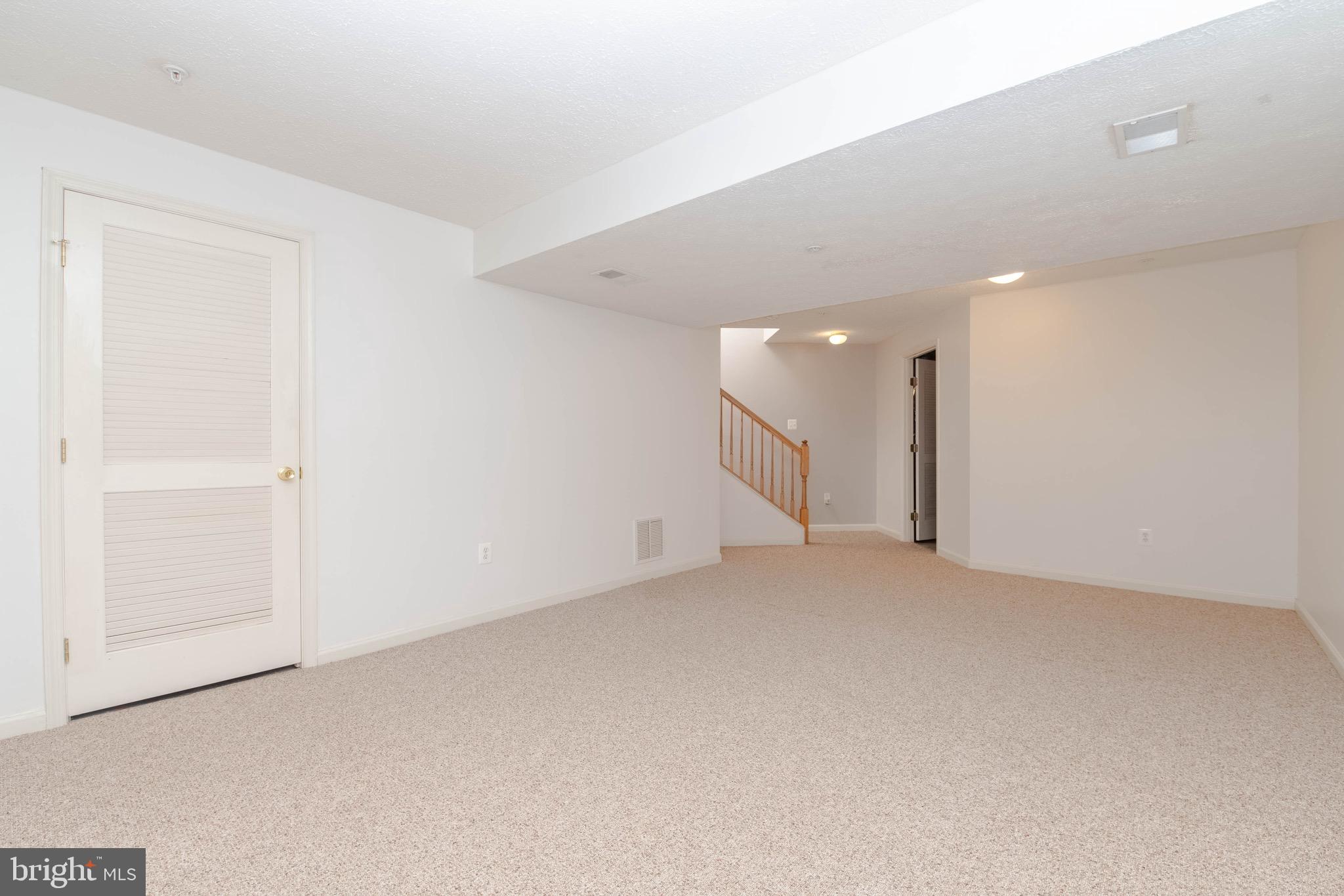 HOLLY WOODS - Residential