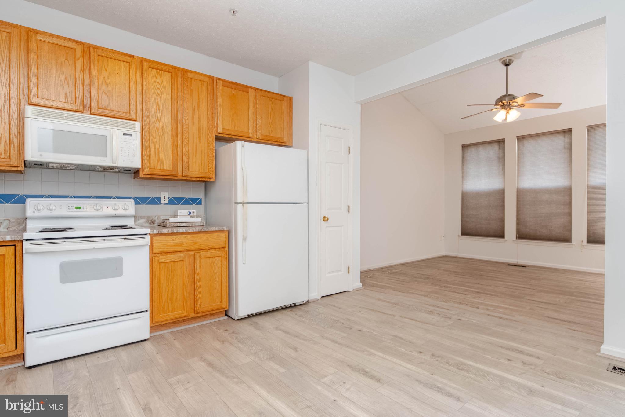 HOLLY WOODS - Residential