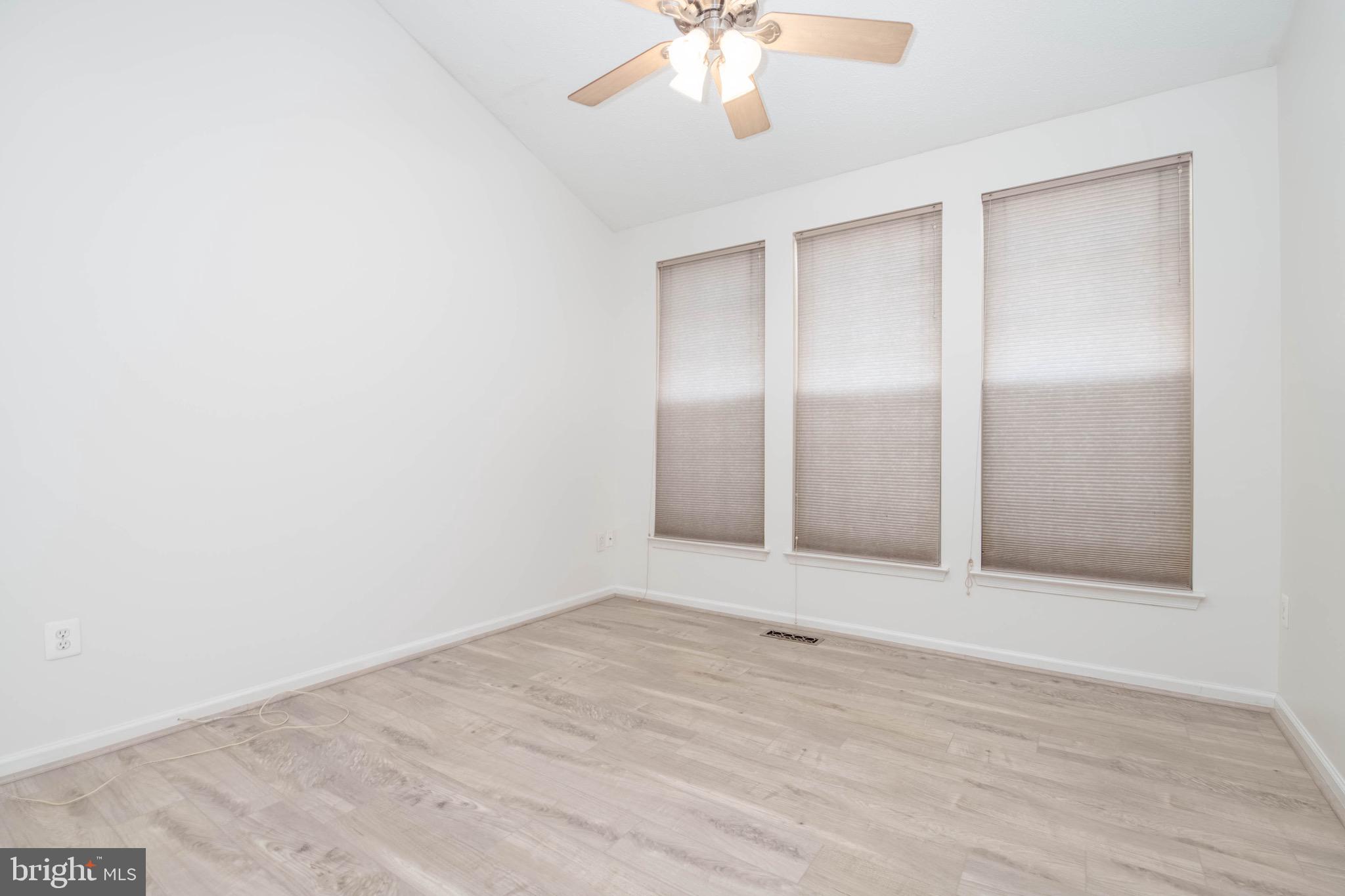 HOLLY WOODS - Residential