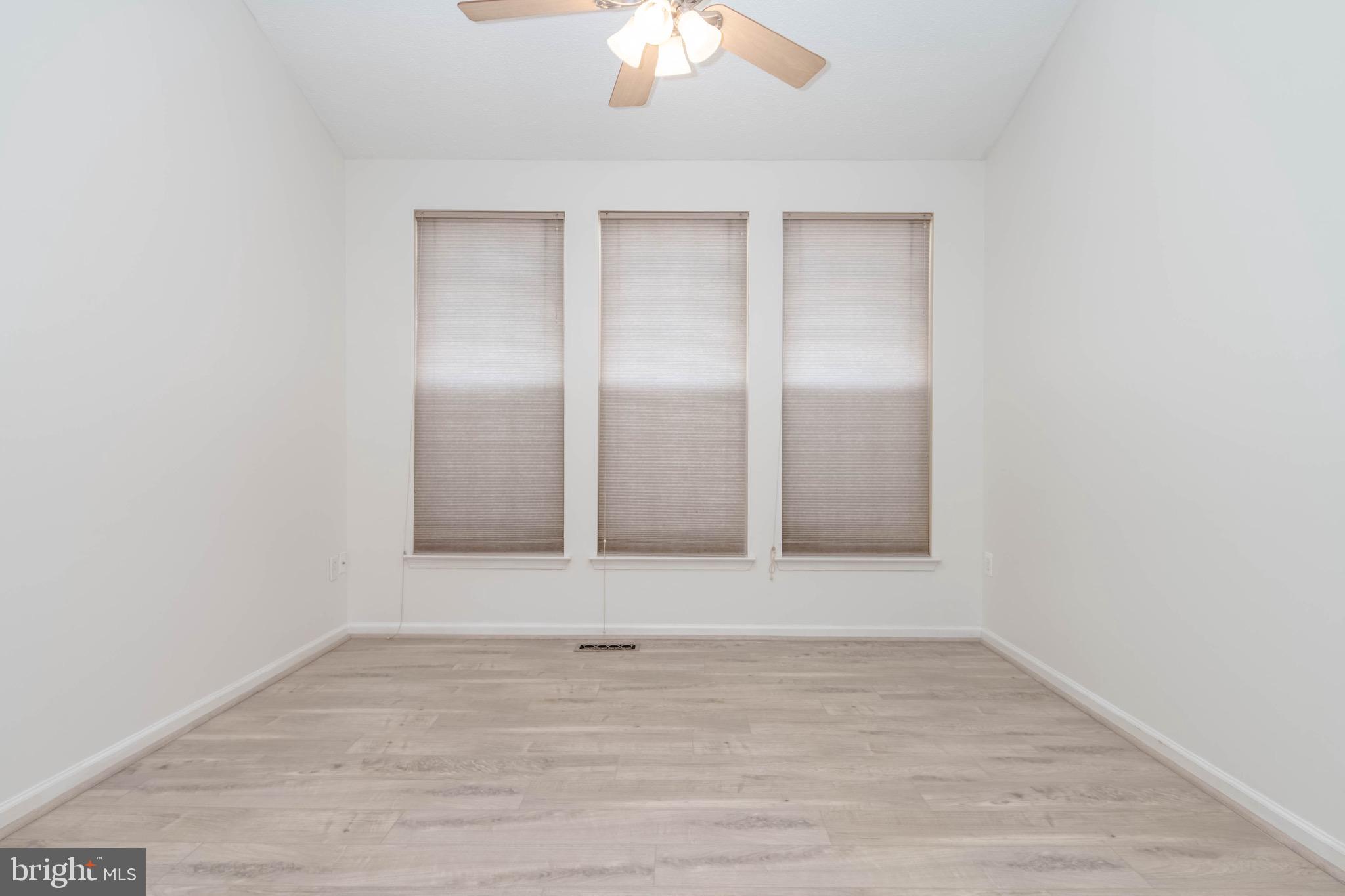 HOLLY WOODS - Residential