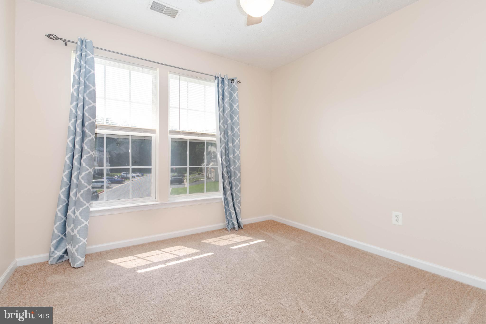 HOLLY WOODS - Residential