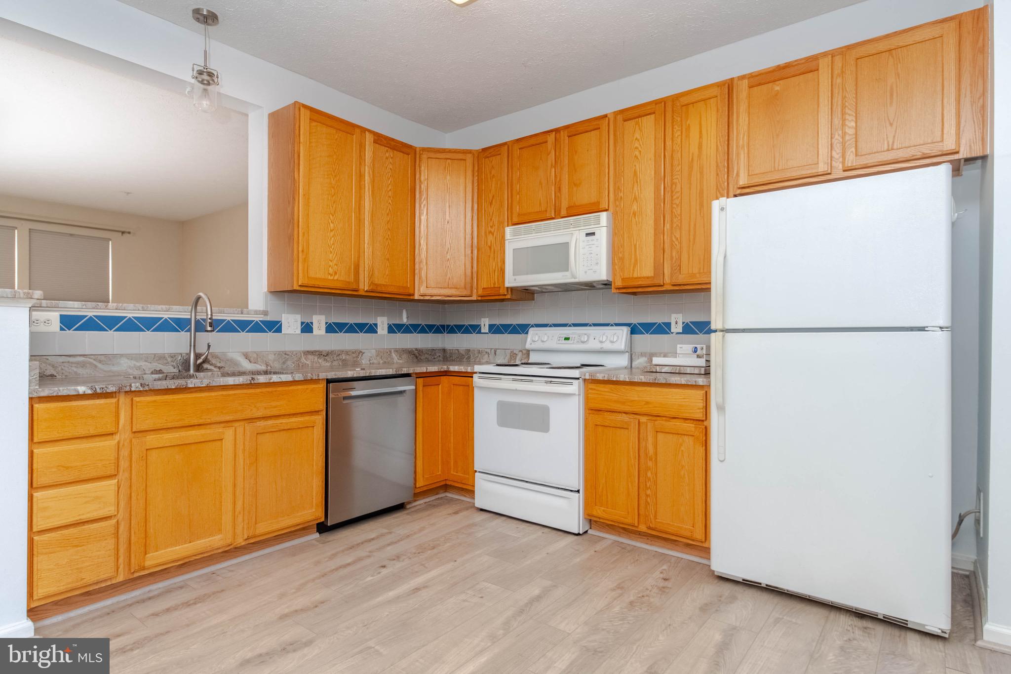 HOLLY WOODS - Residential