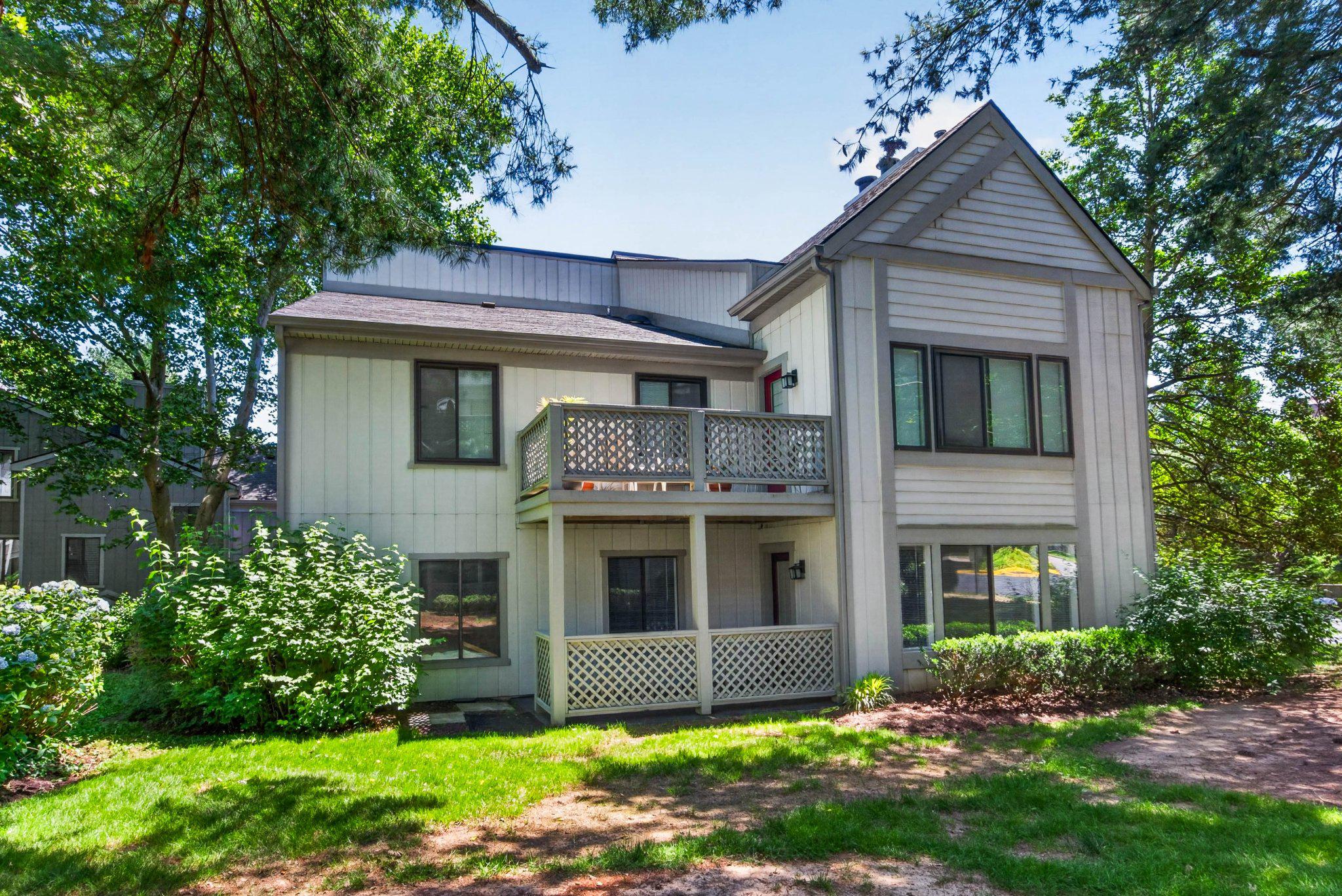 HUNTERS CROSSING - Residential
