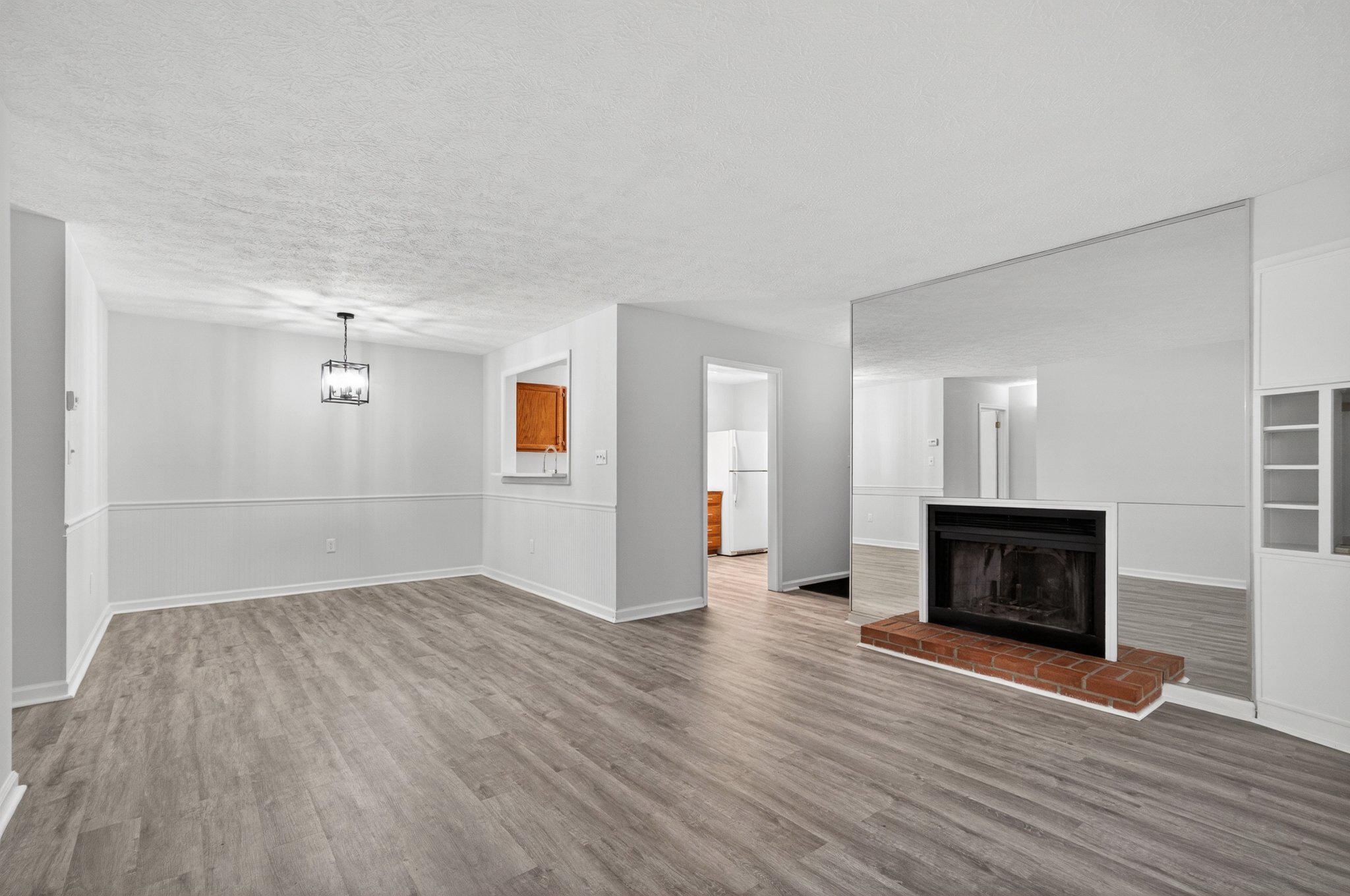 HUNTERS CROSSING - Residential