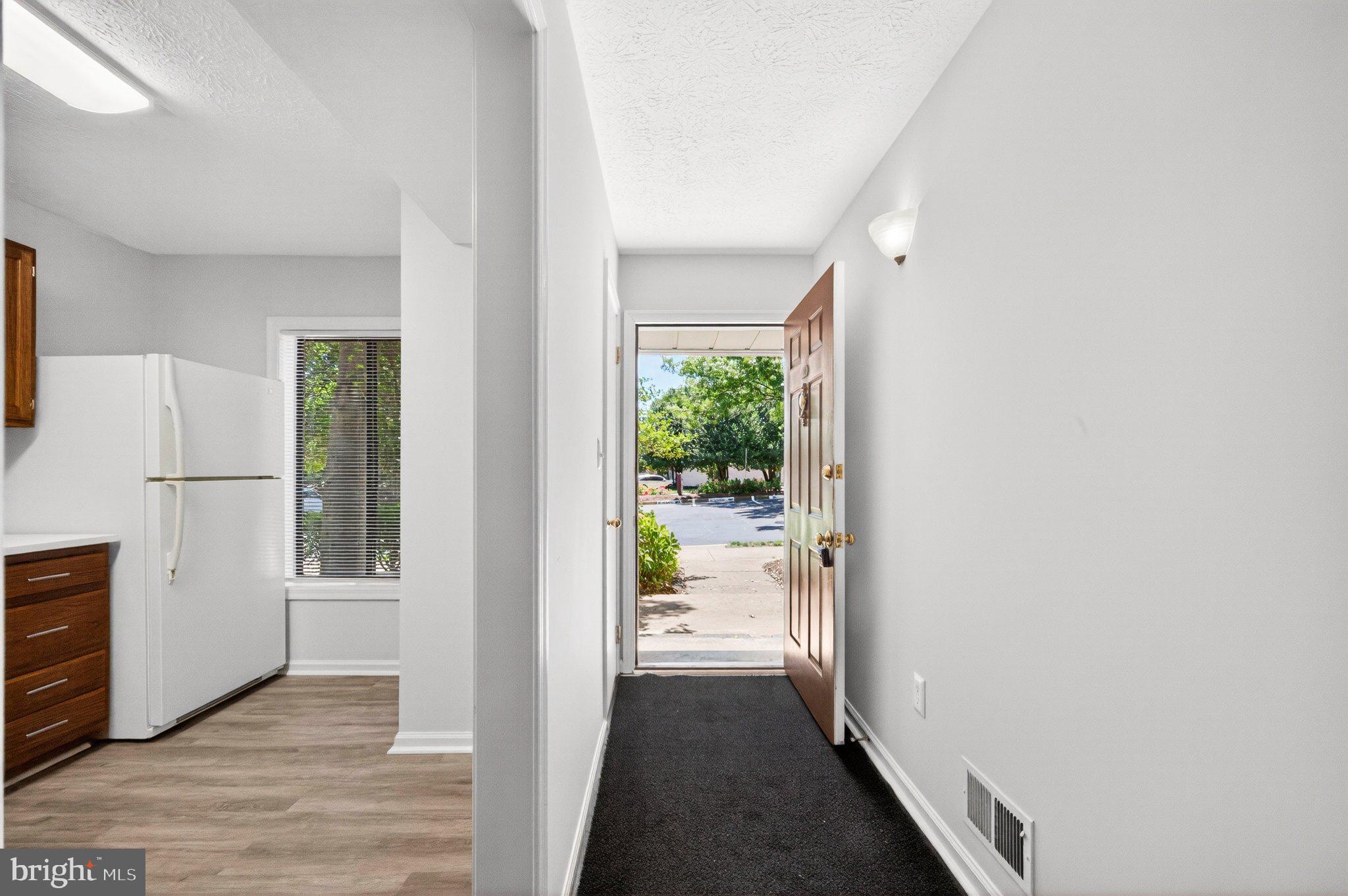 HUNTERS CROSSING - Residential