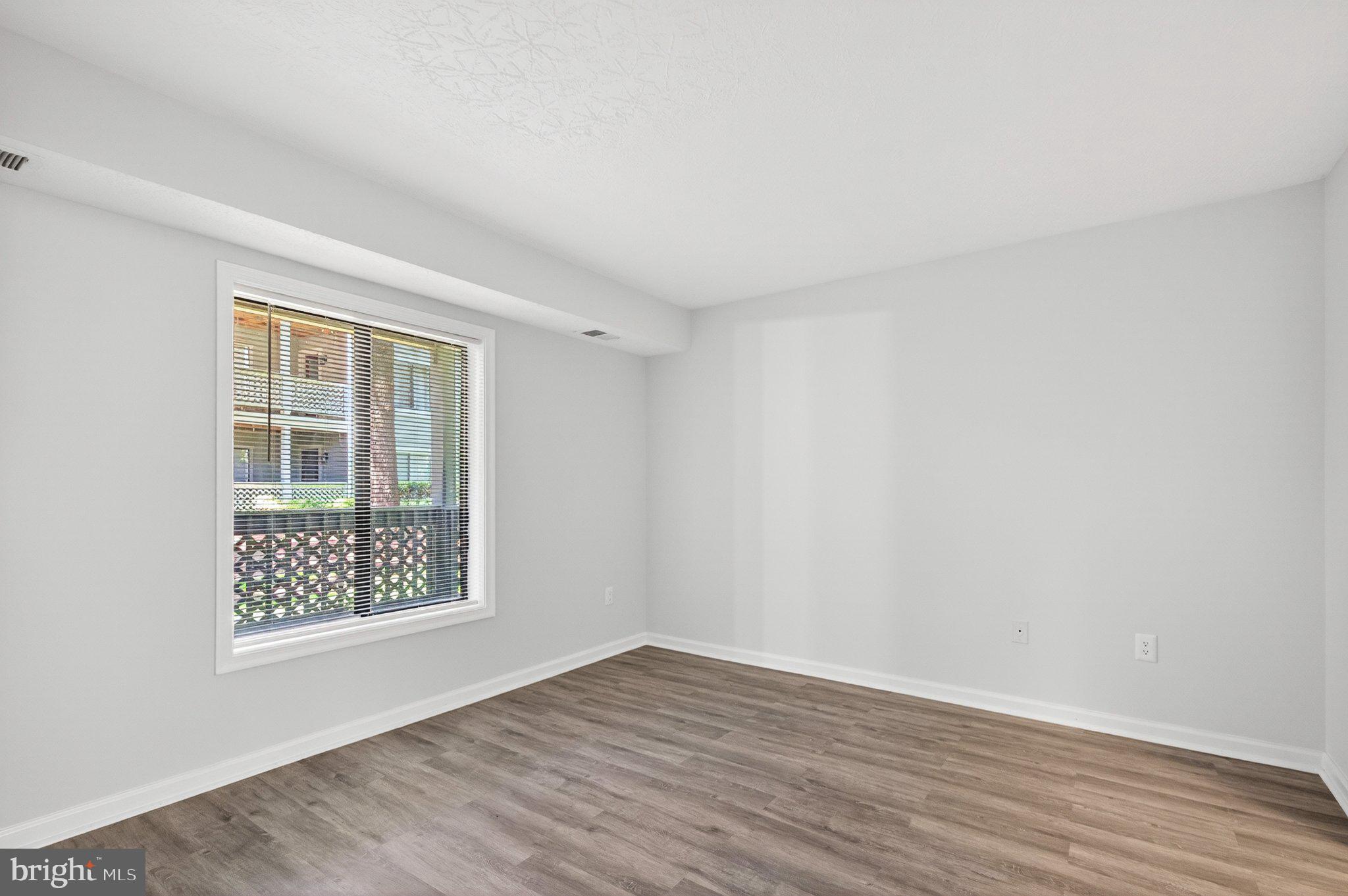 HUNTERS CROSSING - Residential