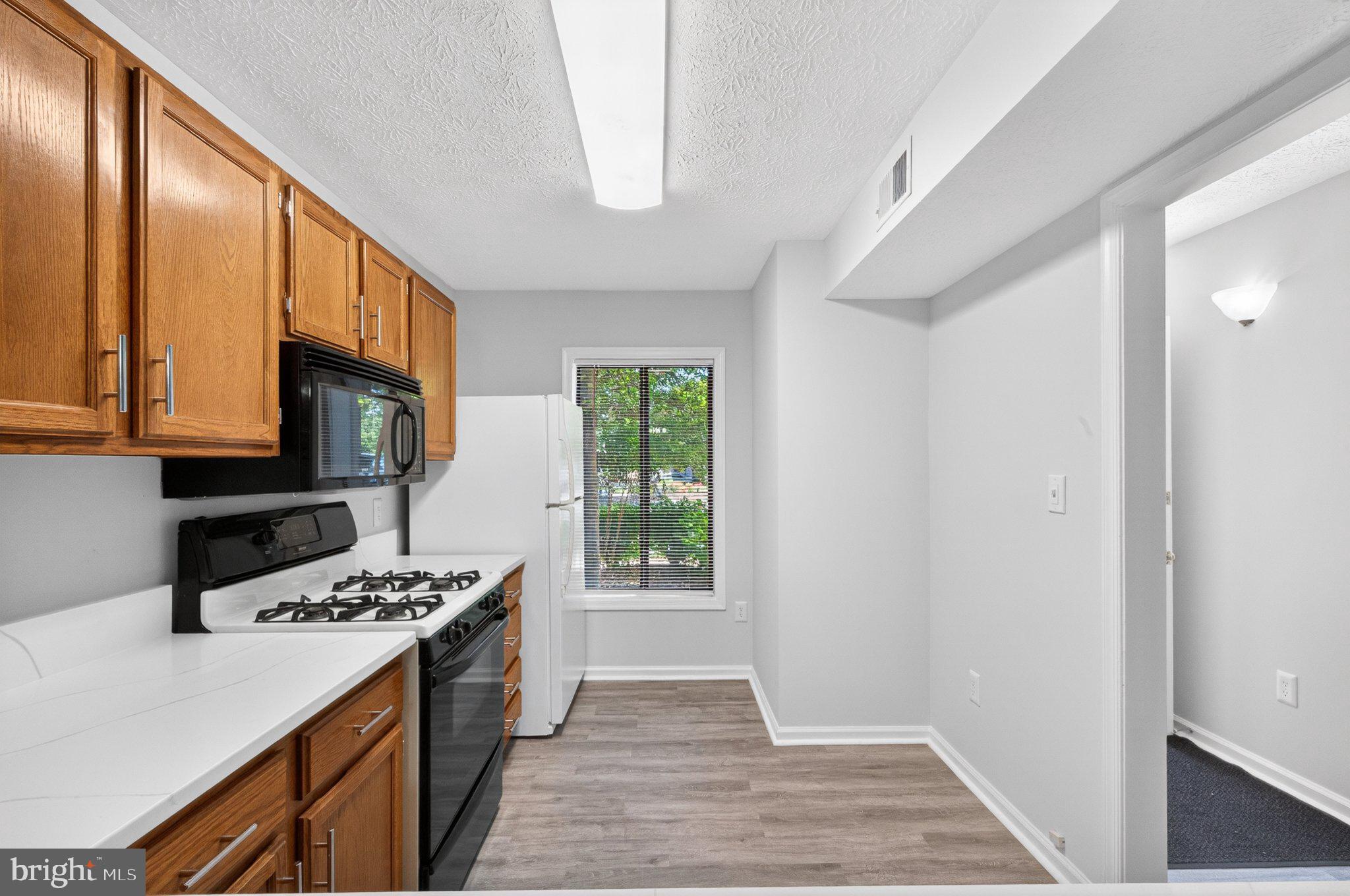 HUNTERS CROSSING - Residential