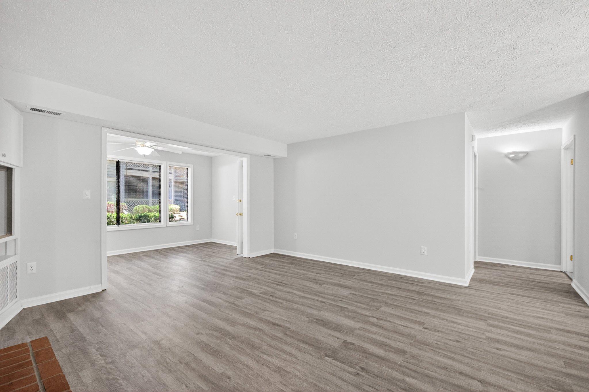HUNTERS CROSSING - Residential