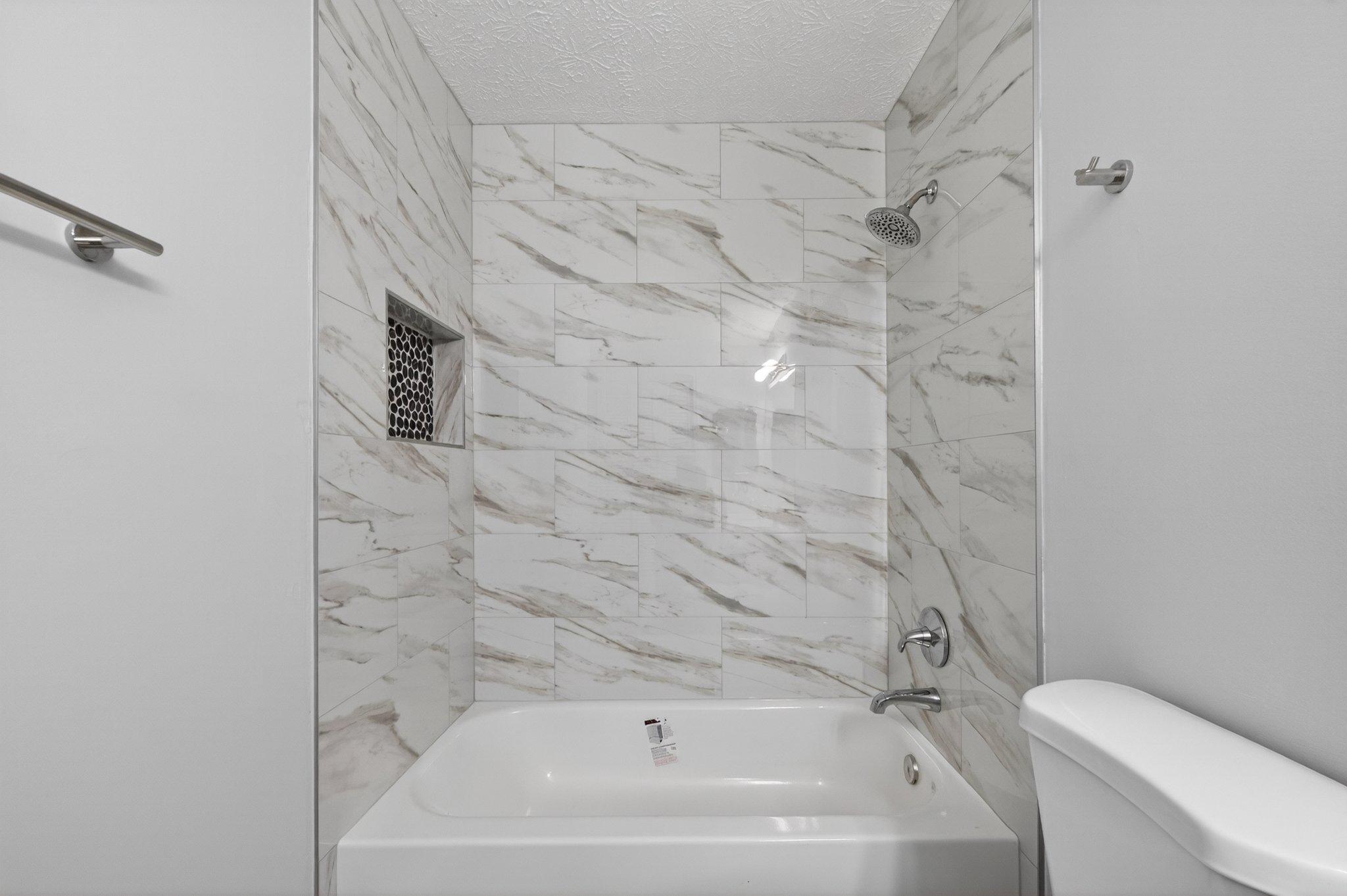HUNTERS CROSSING - Residential