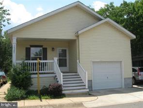 MEADOWS OF CHANTILLY - Residential