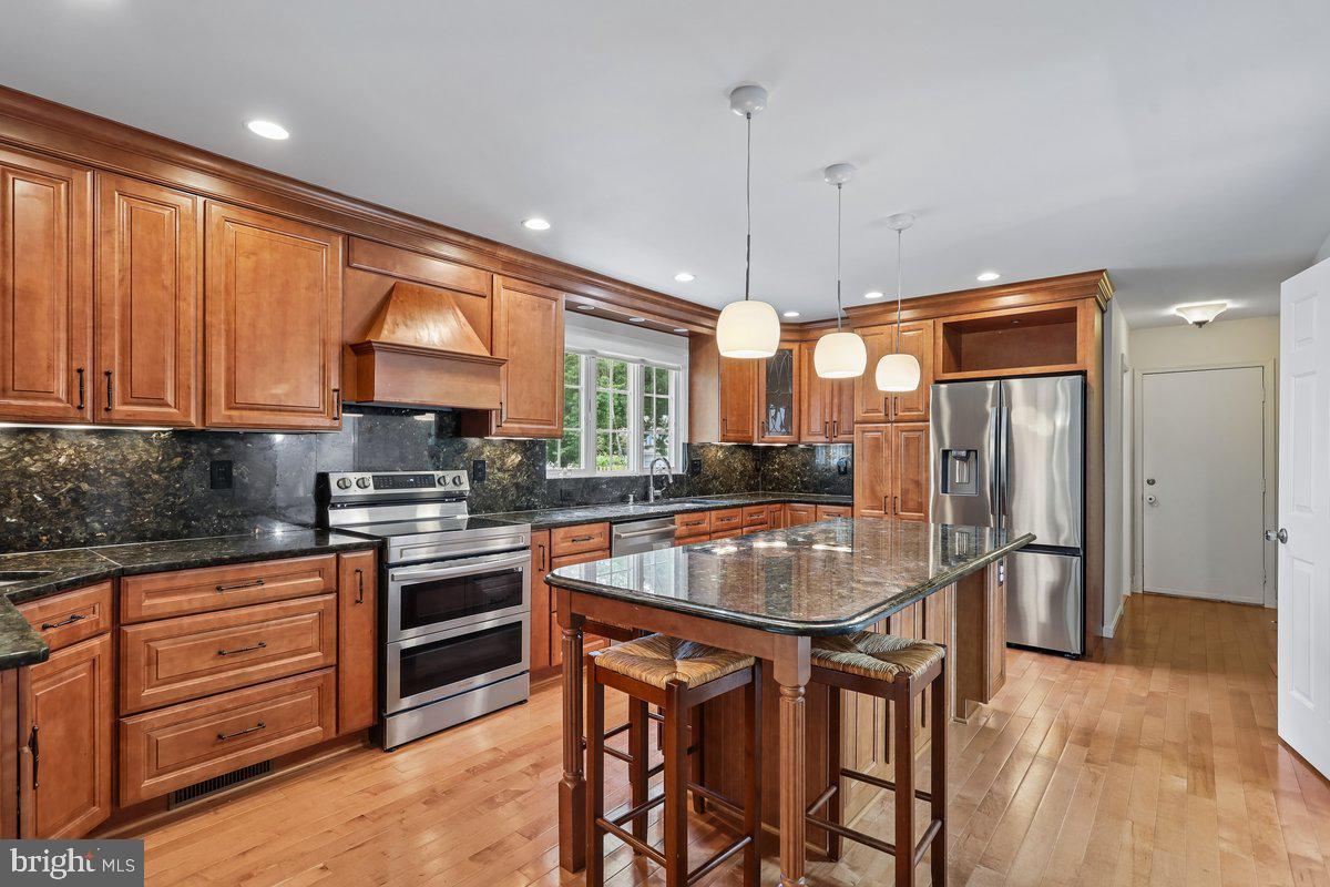 BARKER HILL - Residential