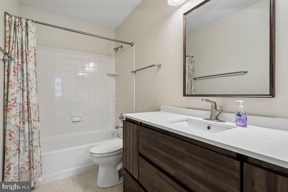 BARKER HILL - Residential