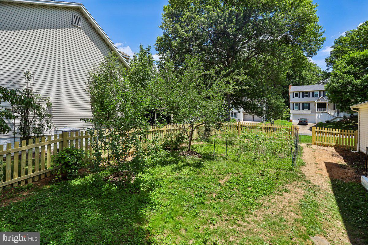 BARKER HILL - Residential