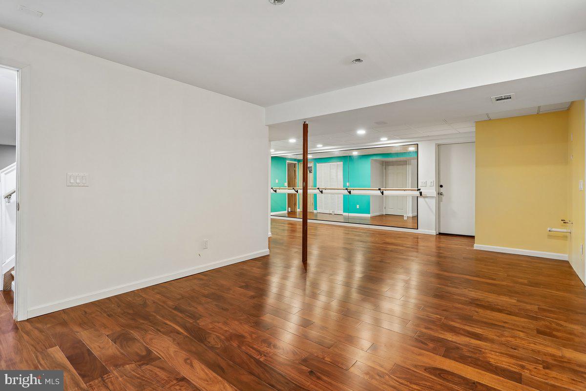 BARKER HILL - Residential