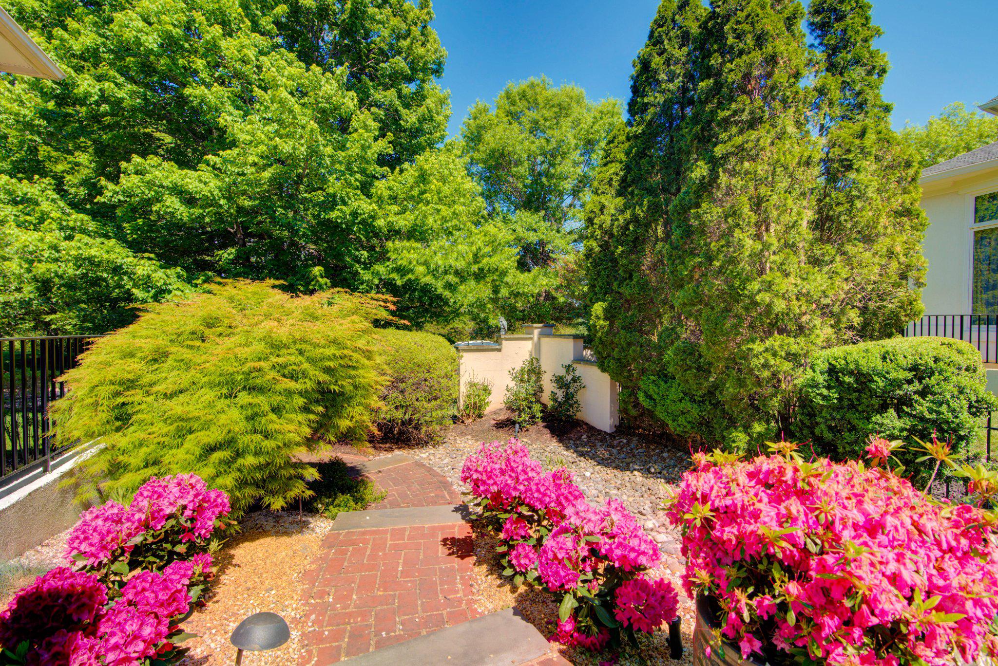 RIVER CREEK - Residential