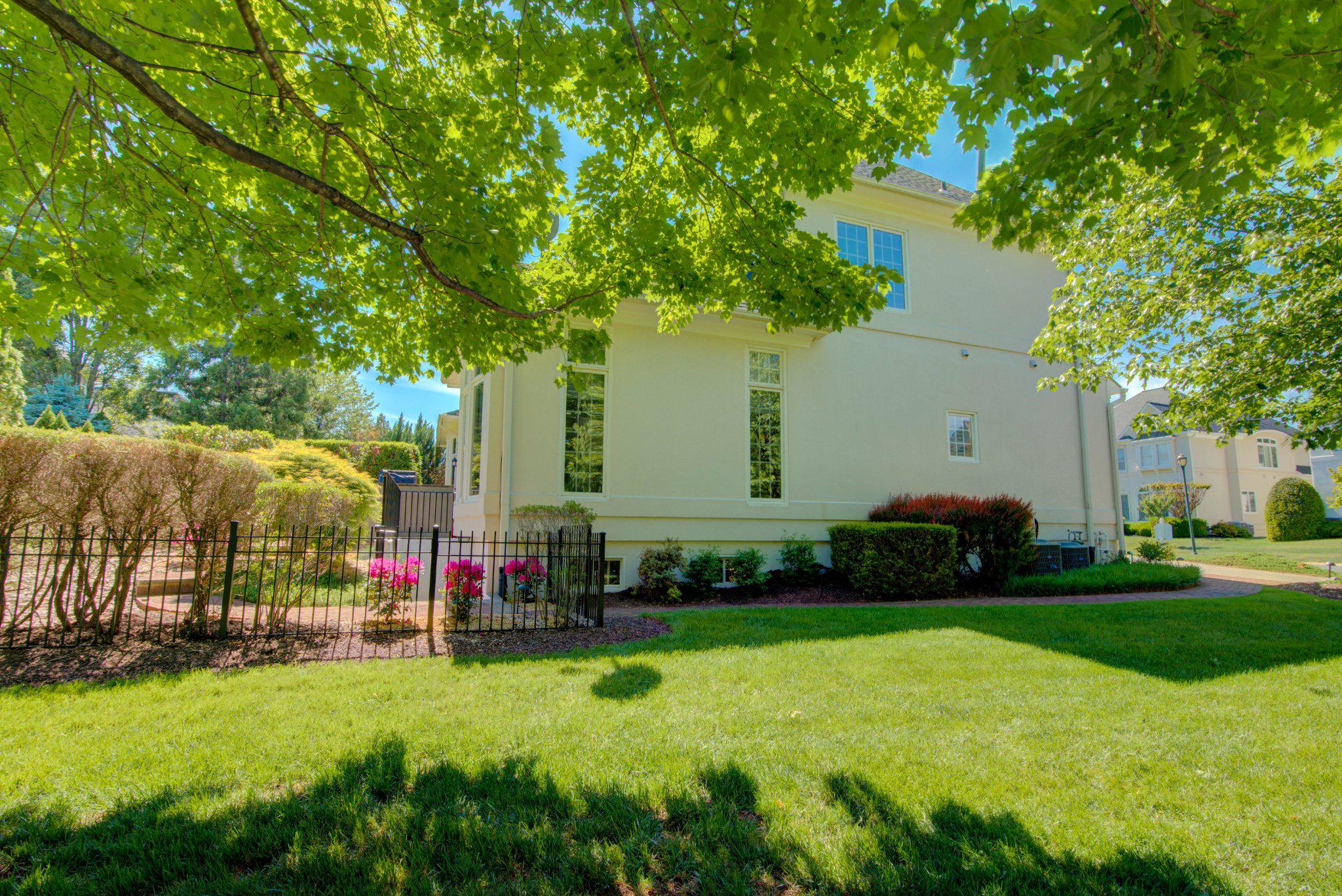 RIVER CREEK - Residential