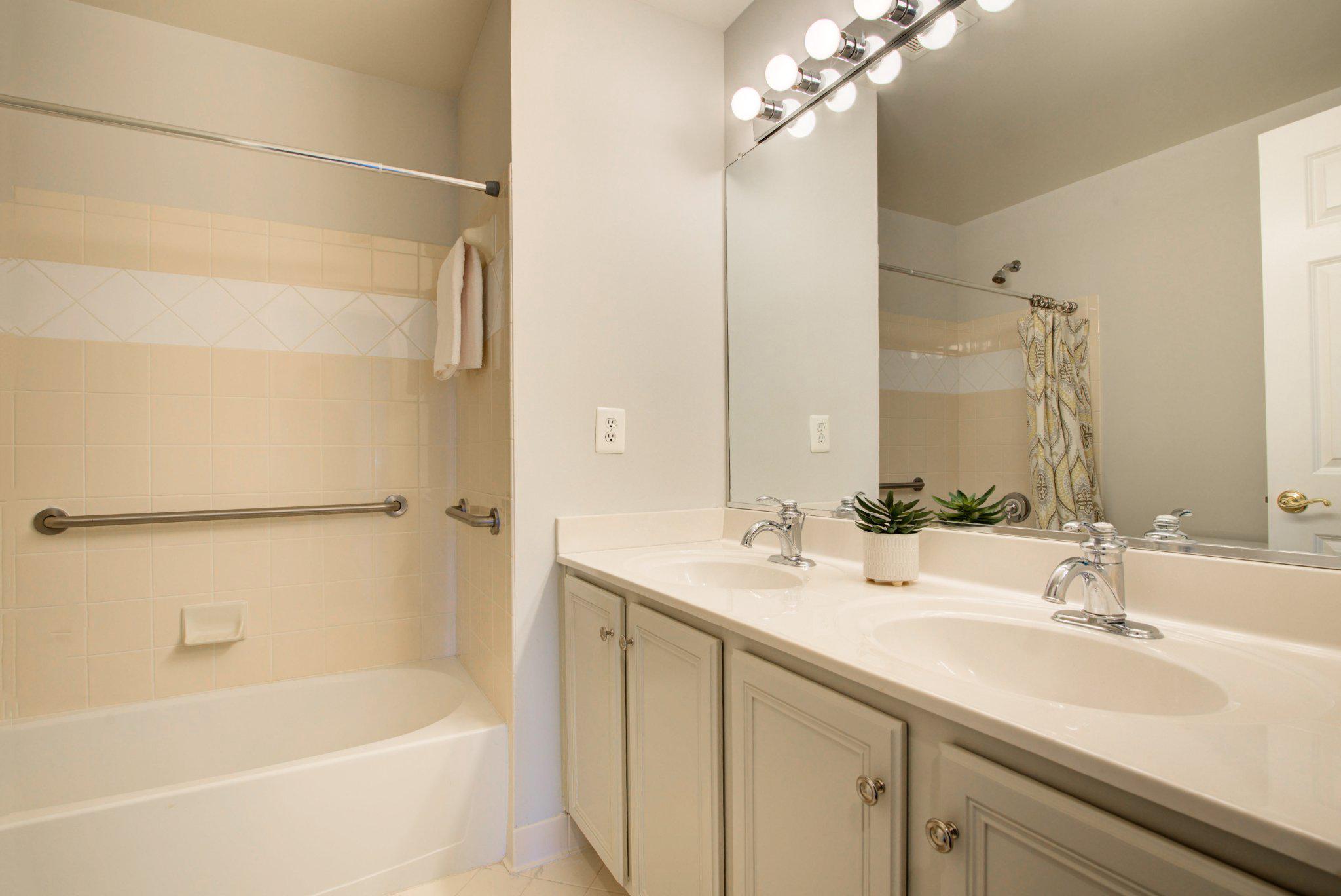 RIVER CREEK - Residential