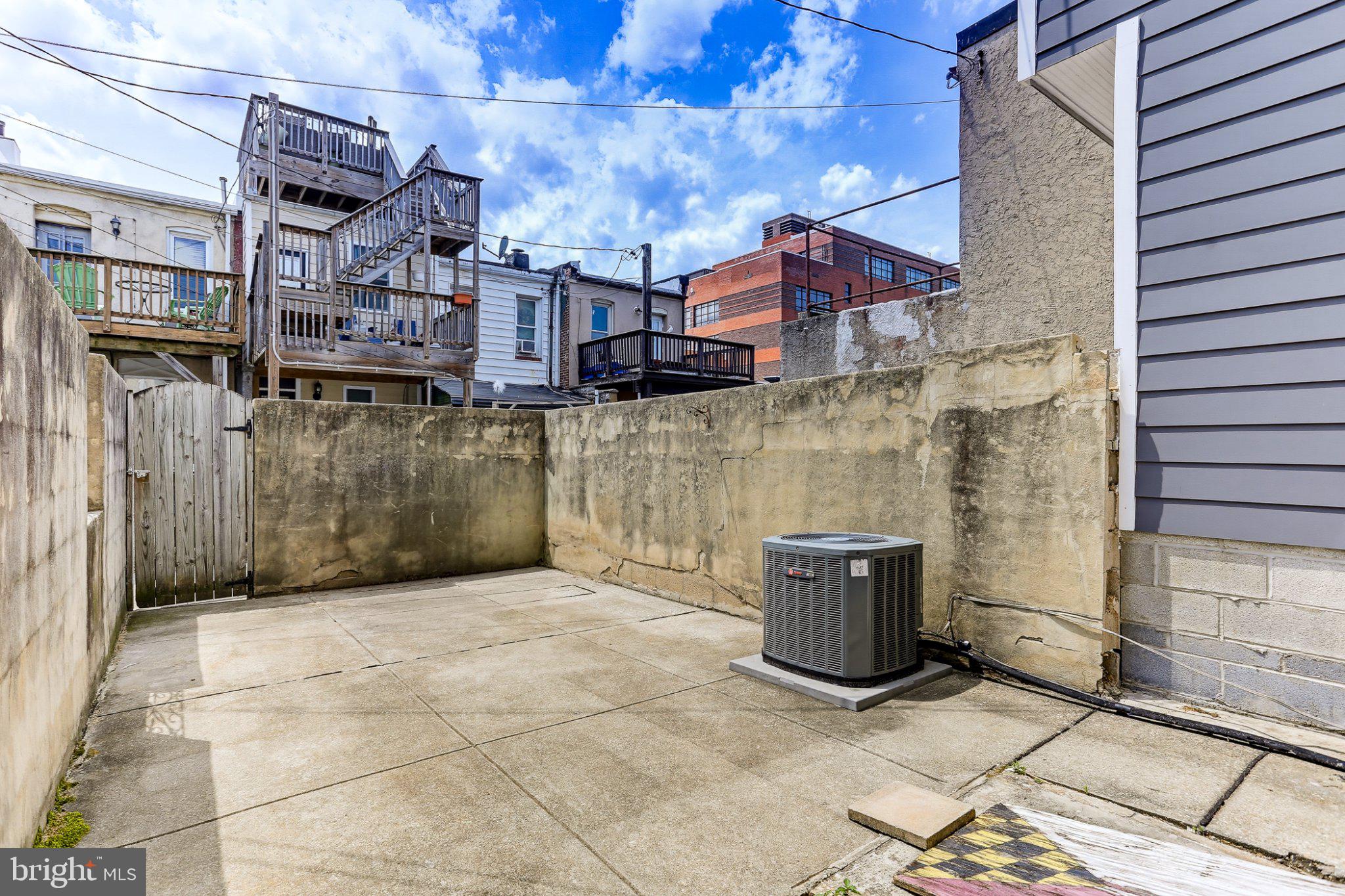 HIGHLANDTOWN - Residential