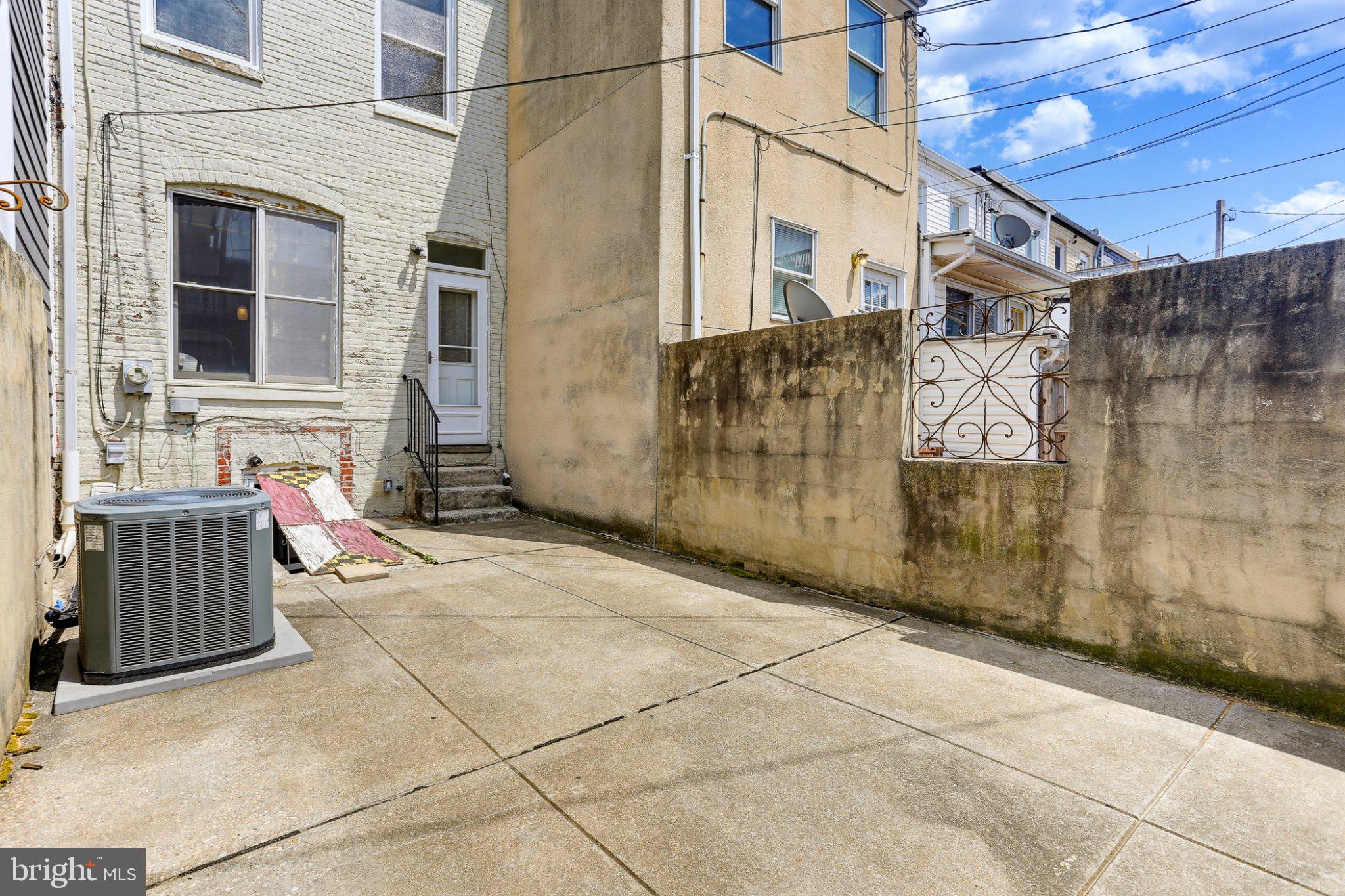HIGHLANDTOWN - Residential