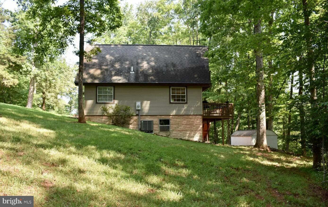 WHITE OAK LAKE - Residential