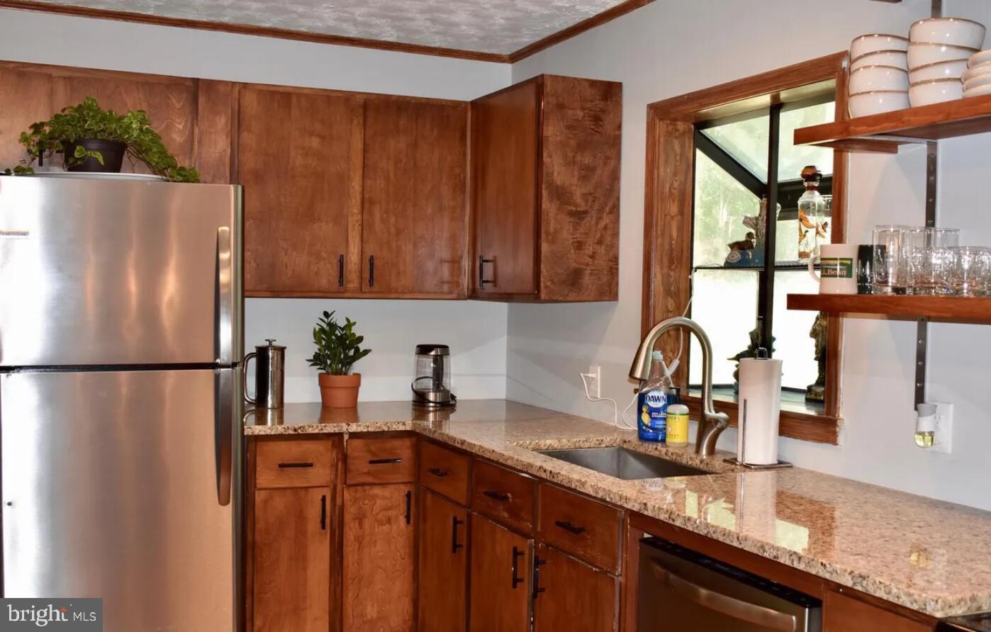 WHITE OAK LAKE - Residential