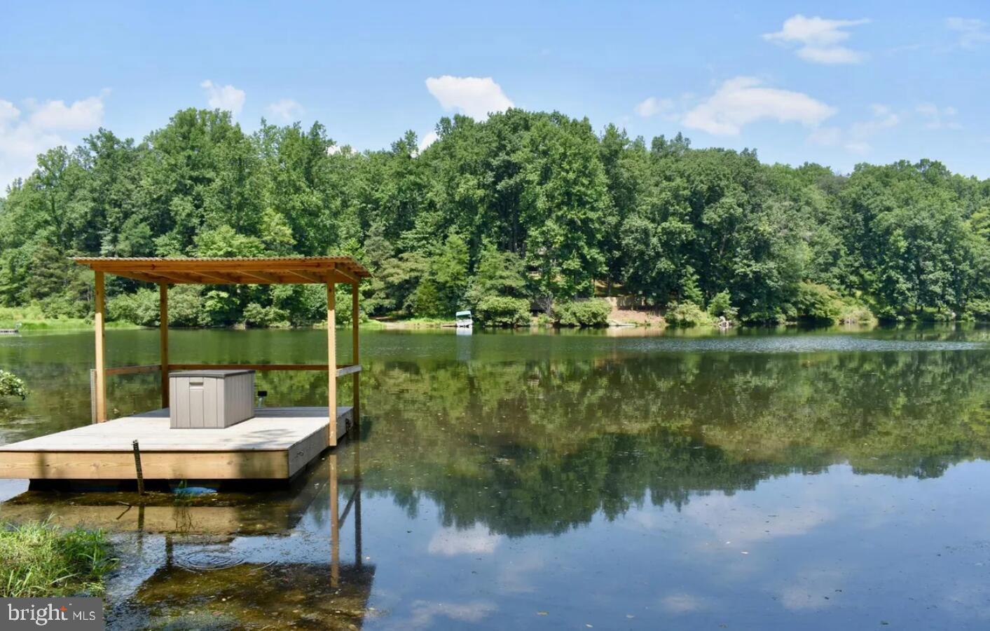 WHITE OAK LAKE - Residential