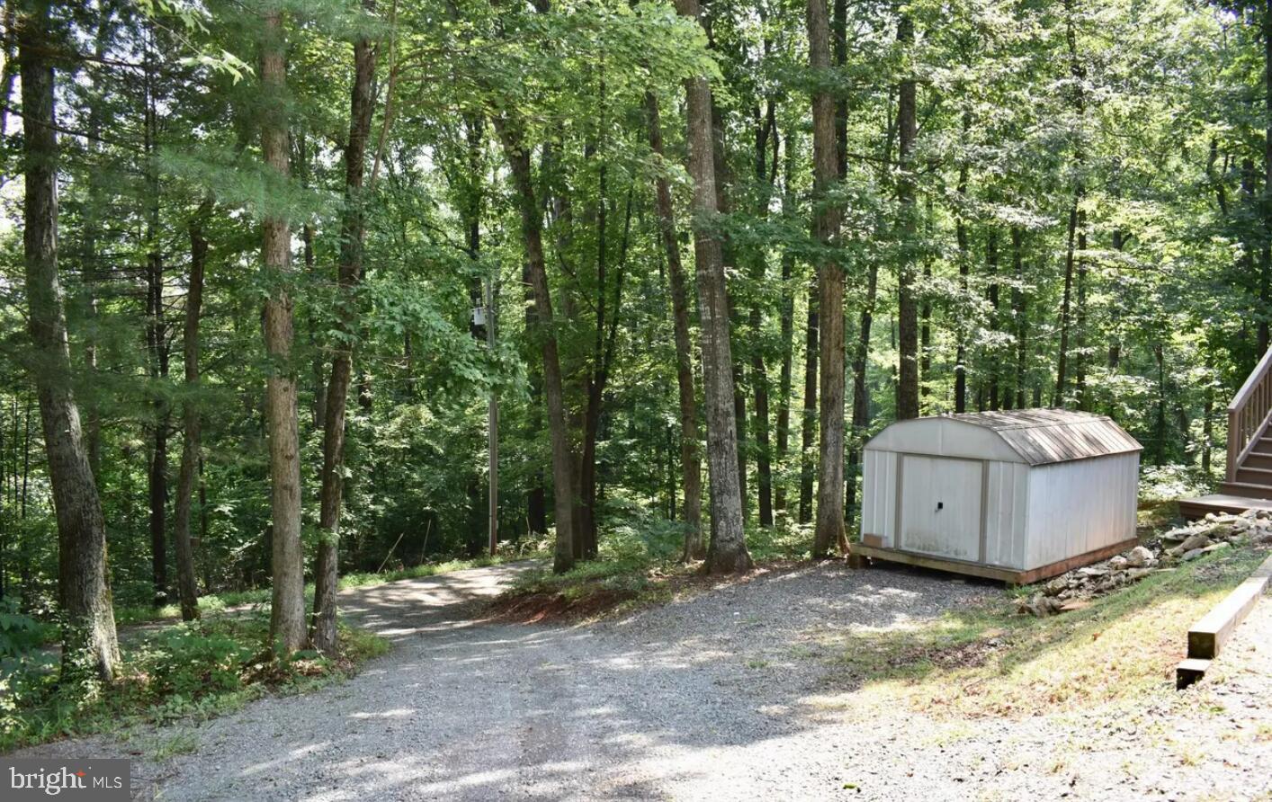 WHITE OAK LAKE - Residential