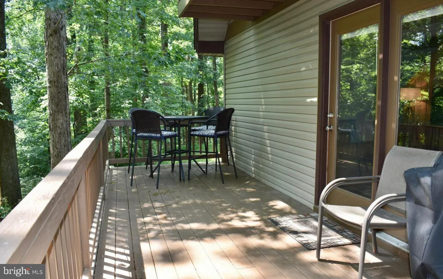 WHITE OAK LAKE - Residential