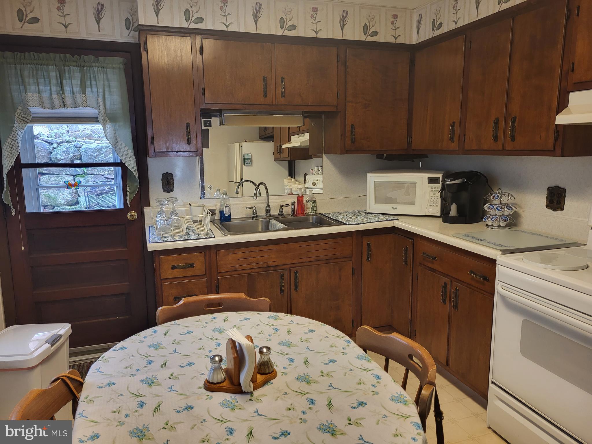 POTTSVILLE - Residential