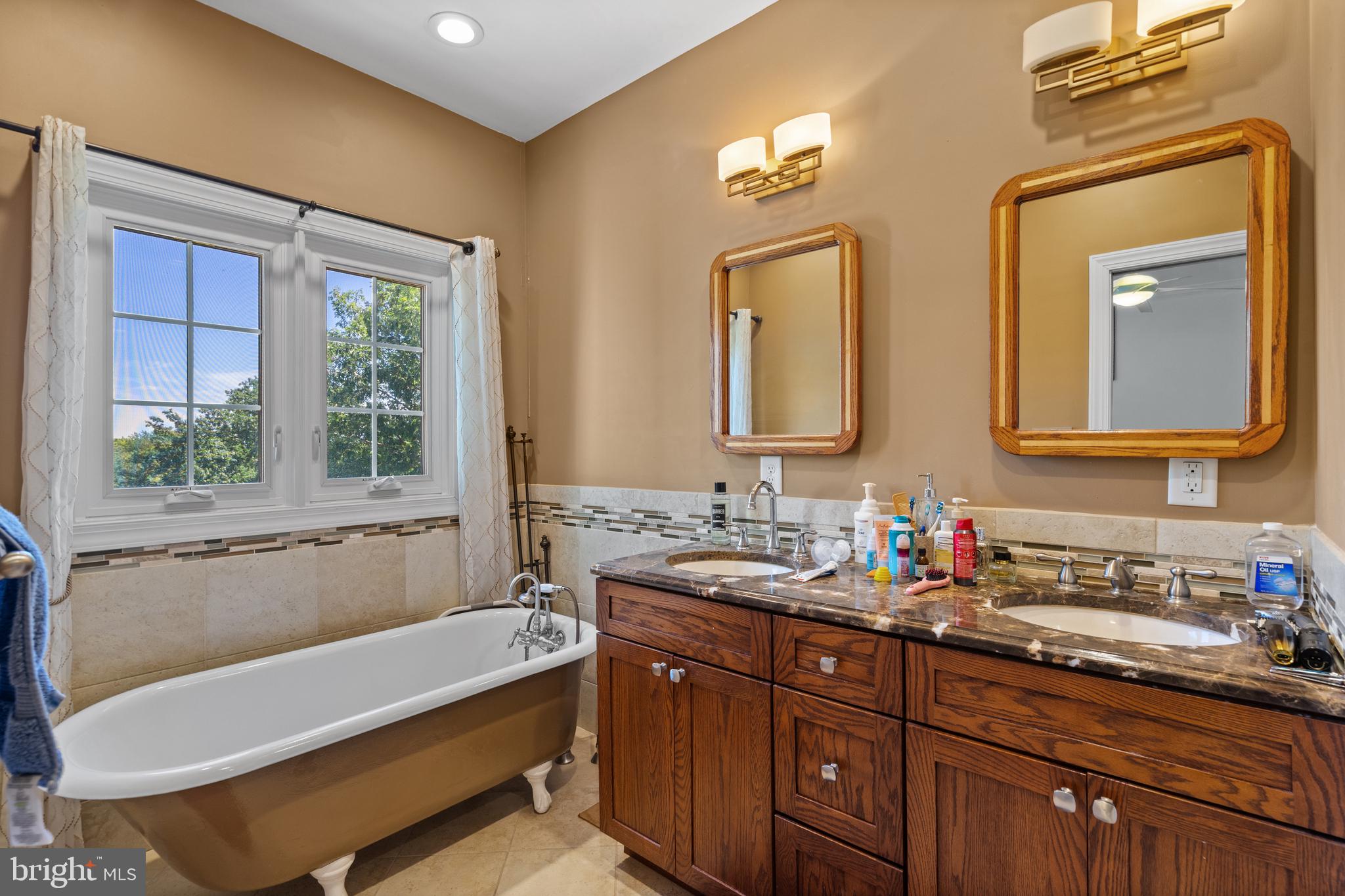 LYNDWOOD - Residential