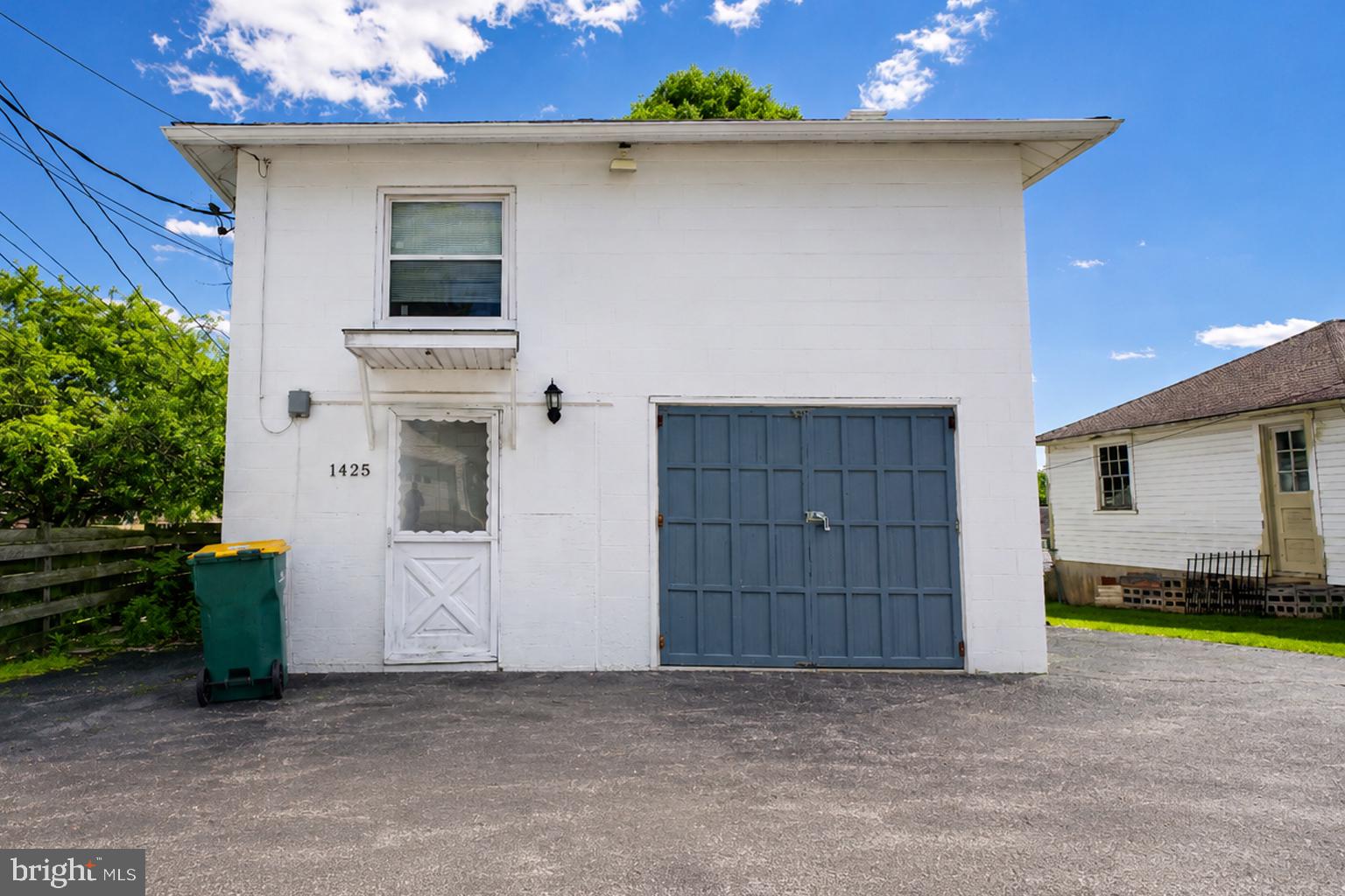 PALMDALE - Residential