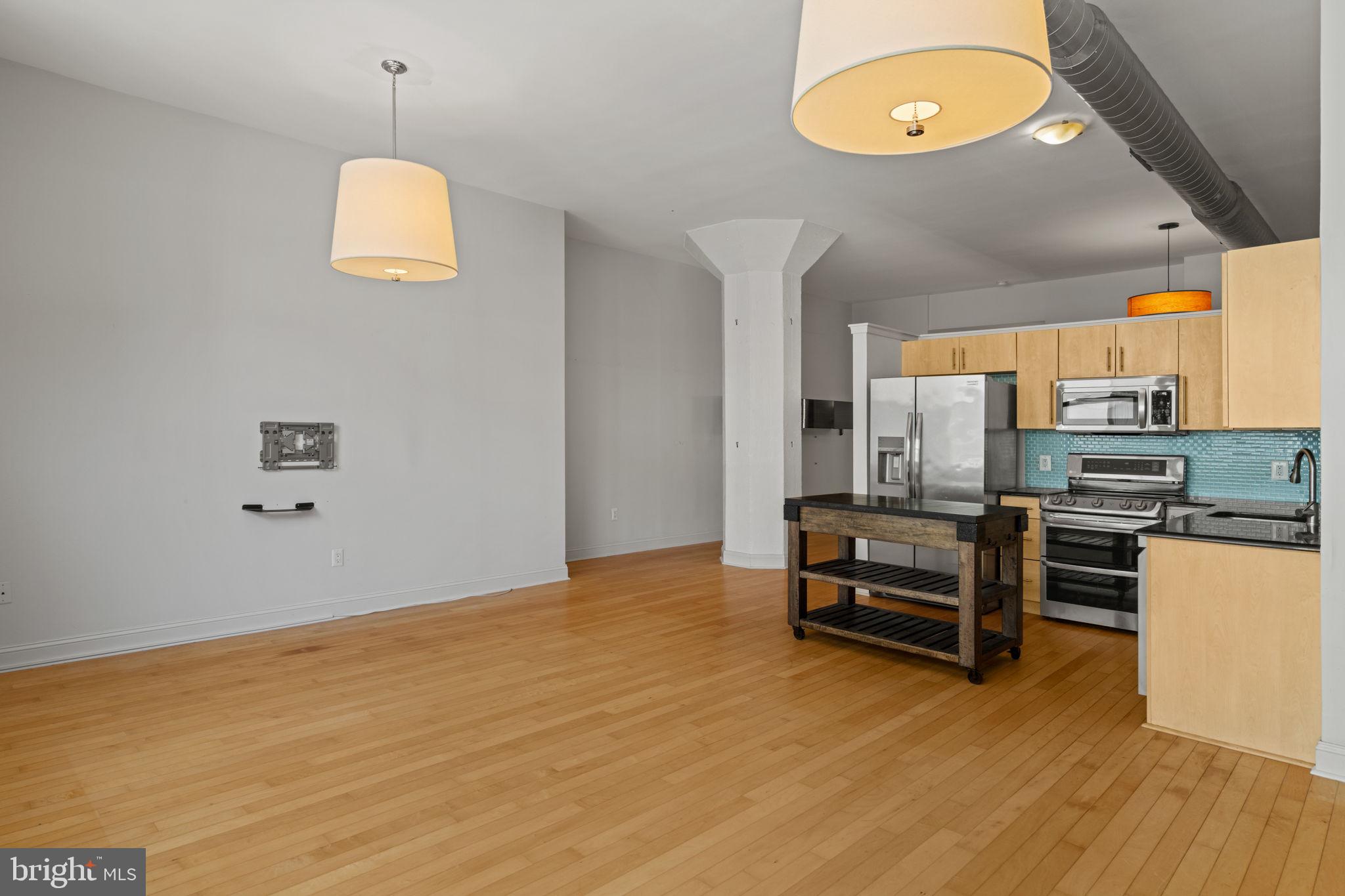 AVENUE OF THE ARTS - Residential