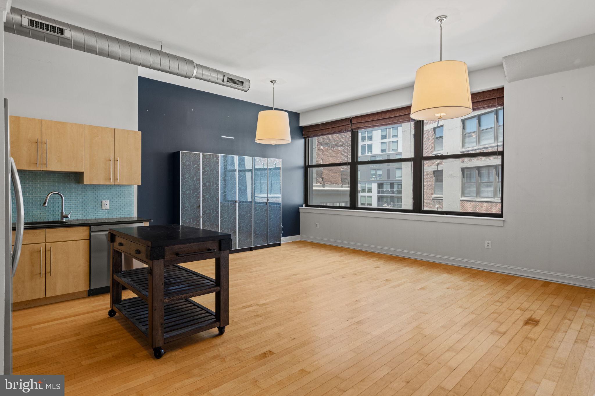 AVENUE OF THE ARTS - Residential