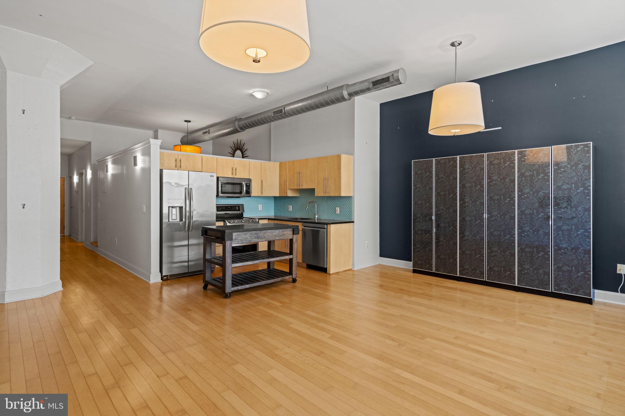 AVENUE OF THE ARTS - Residential