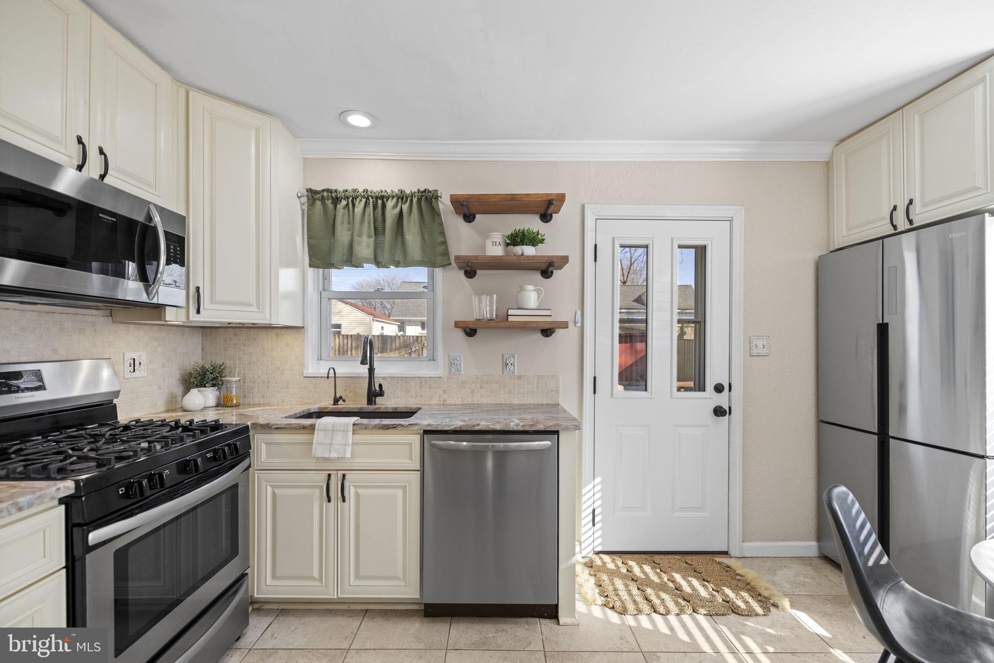 BEACON MANOR - Residential
