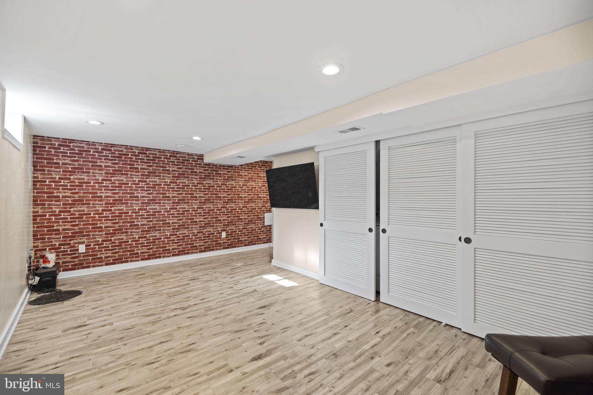 BEACON MANOR - Residential