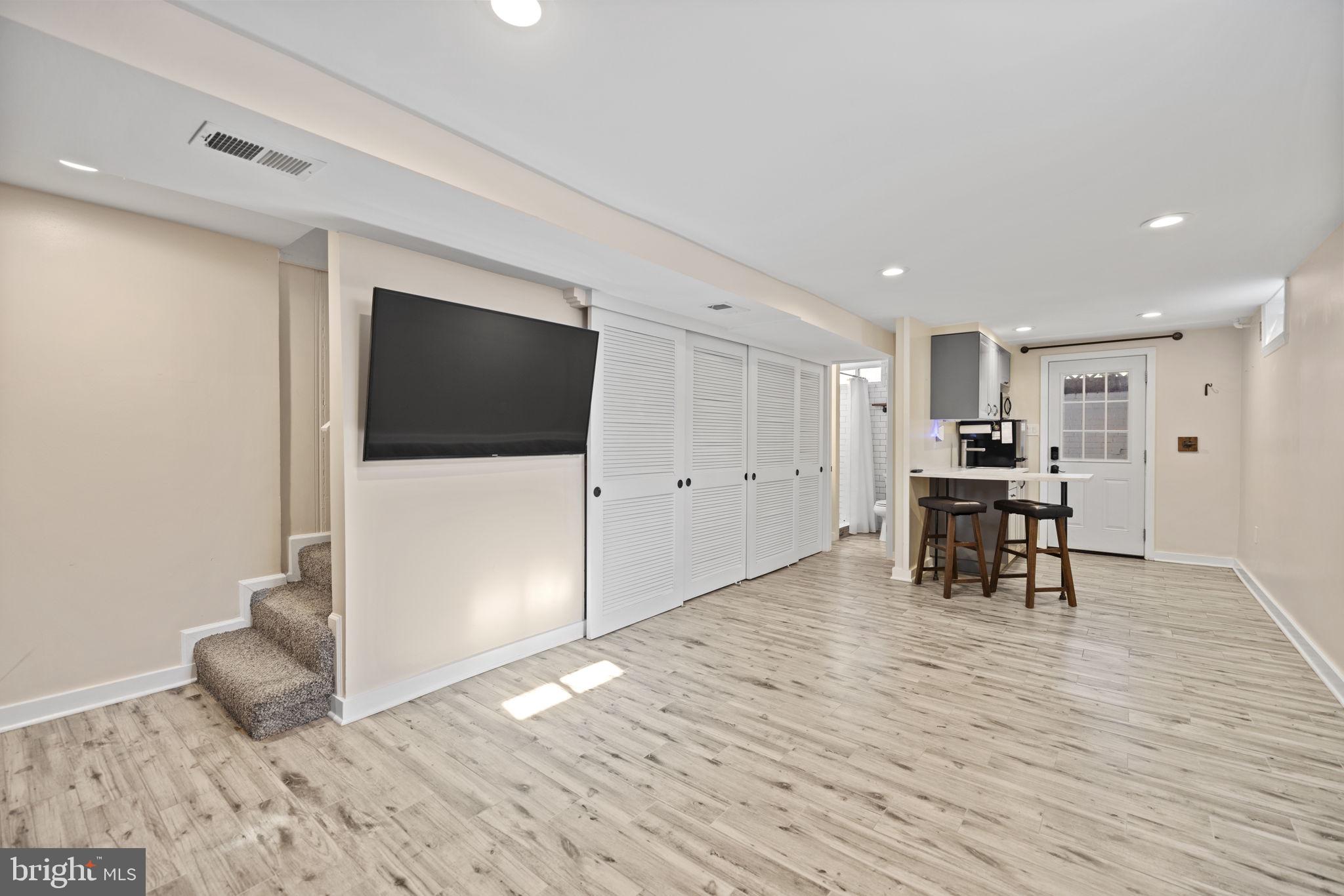 BEACON MANOR - Residential