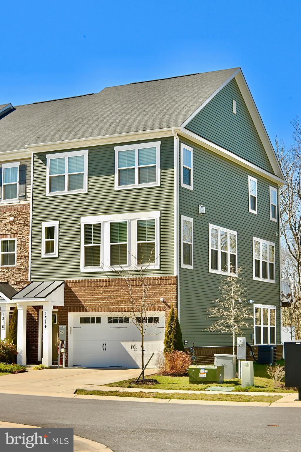 RENTAL APPLICATION RECEIVED AND ACCEPTED.  LEASE TO BE SIGNED SOON.
Impeccably maintained end-unit TH in like-new condition. Modern and stylish. Main level bathes in light from multiple side and rear windows. Gourmet kitchen with stainless appliances, granite counters, big island and a walk-out onto a deck overlooking serene treed area. Gas fireplace in living room, hardwood floor. Lower level with high ceiling, multiple windows and a sliding glass door opening to rear patio . Top-rated schools.  Excellent location close to shopping and major roads. Property will be vacant by lease start date but owners can leave some furniture (like couch in LR, TV) if tenant desires. Pets on a case-by-case basis. Move in as early as May 10th!