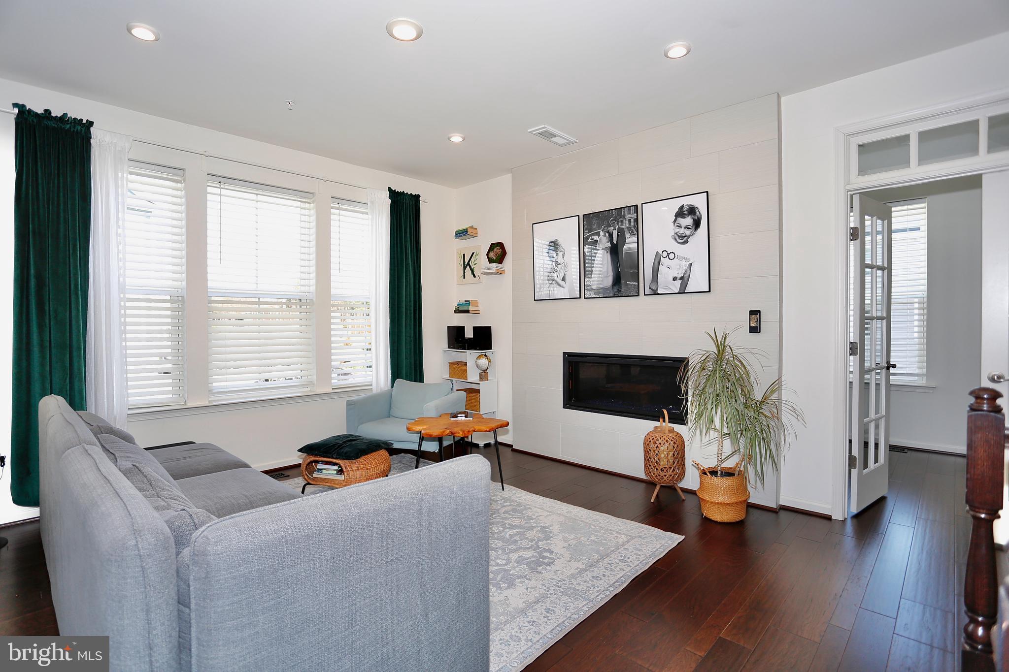 RIVERWALK AT CROFTON - Residential Lease