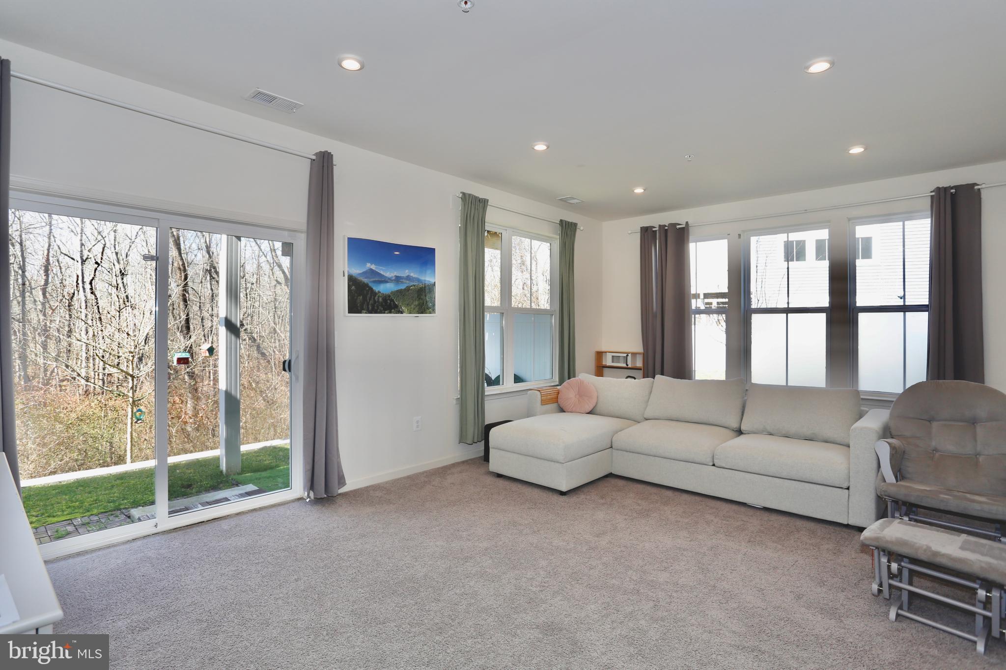 RIVERWALK AT CROFTON - Residential Lease