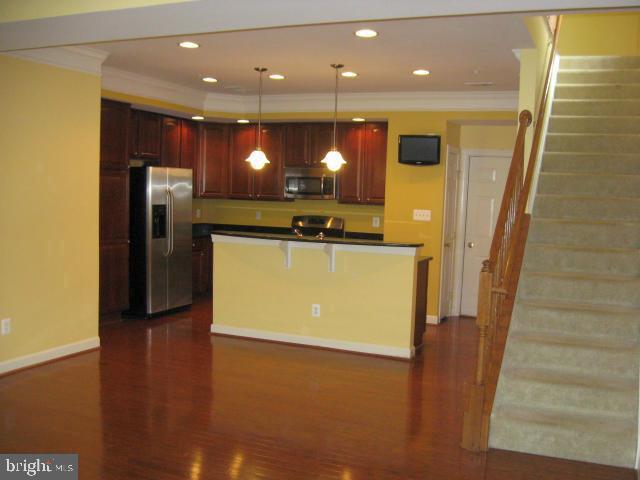 RESIDENCES AT SULLIVAN - Residential Lease