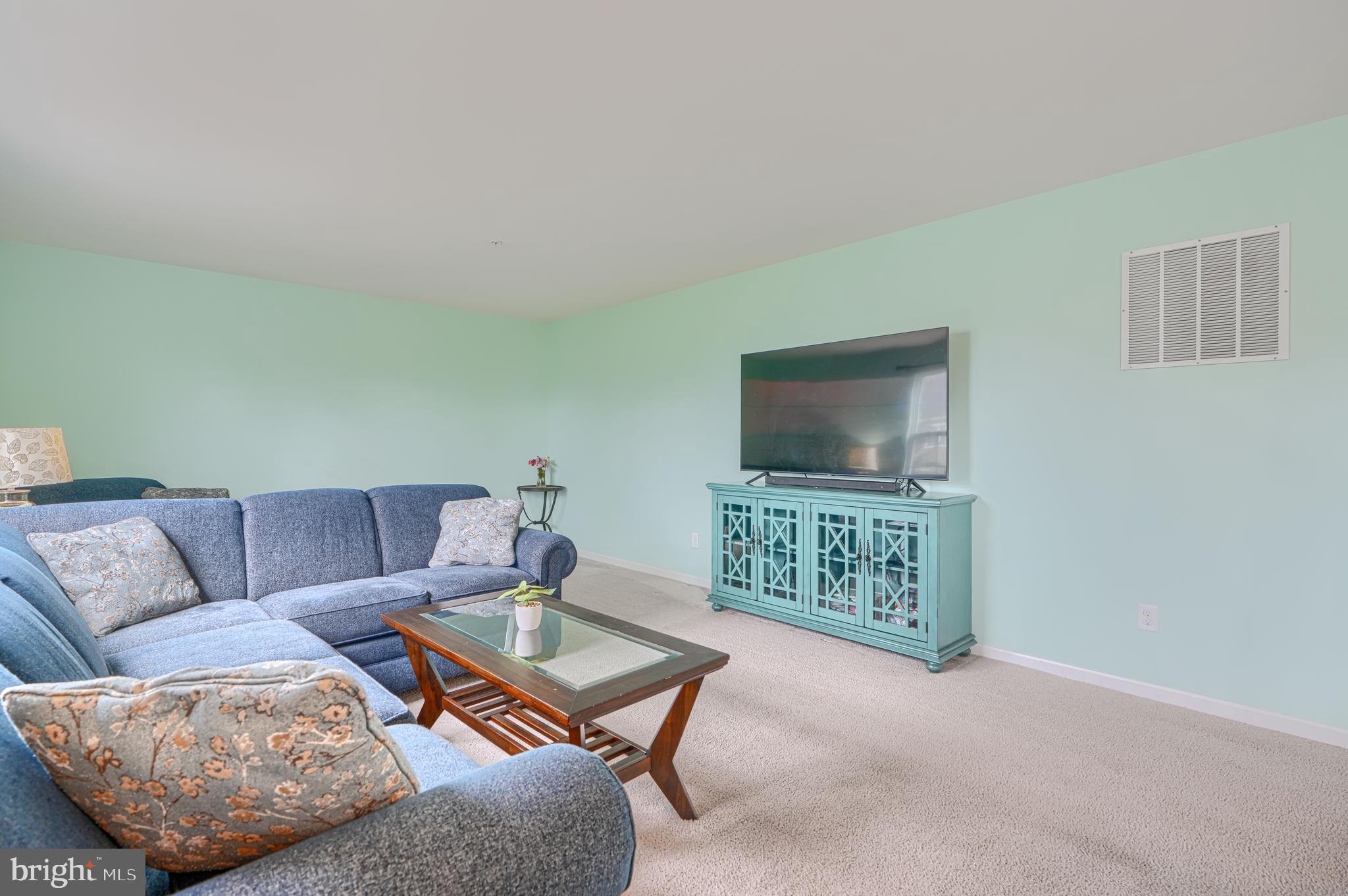 CREEKSIDE - Residential