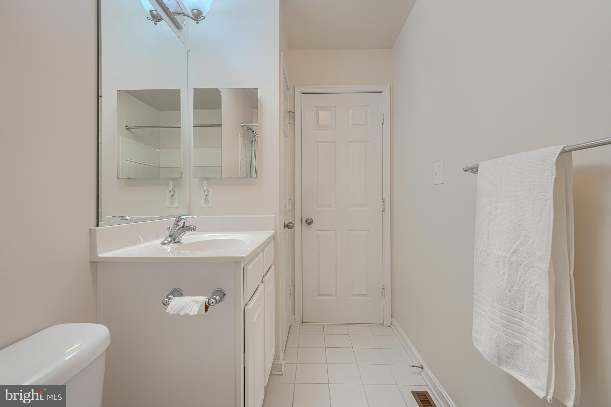 CREEKSIDE - Residential