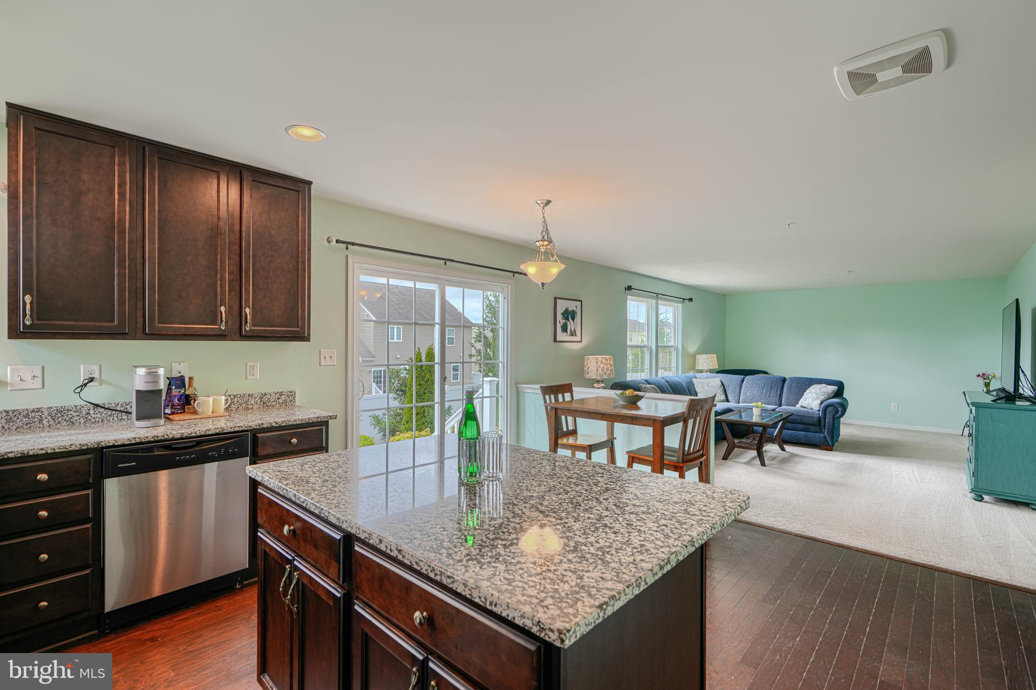 CREEKSIDE - Residential