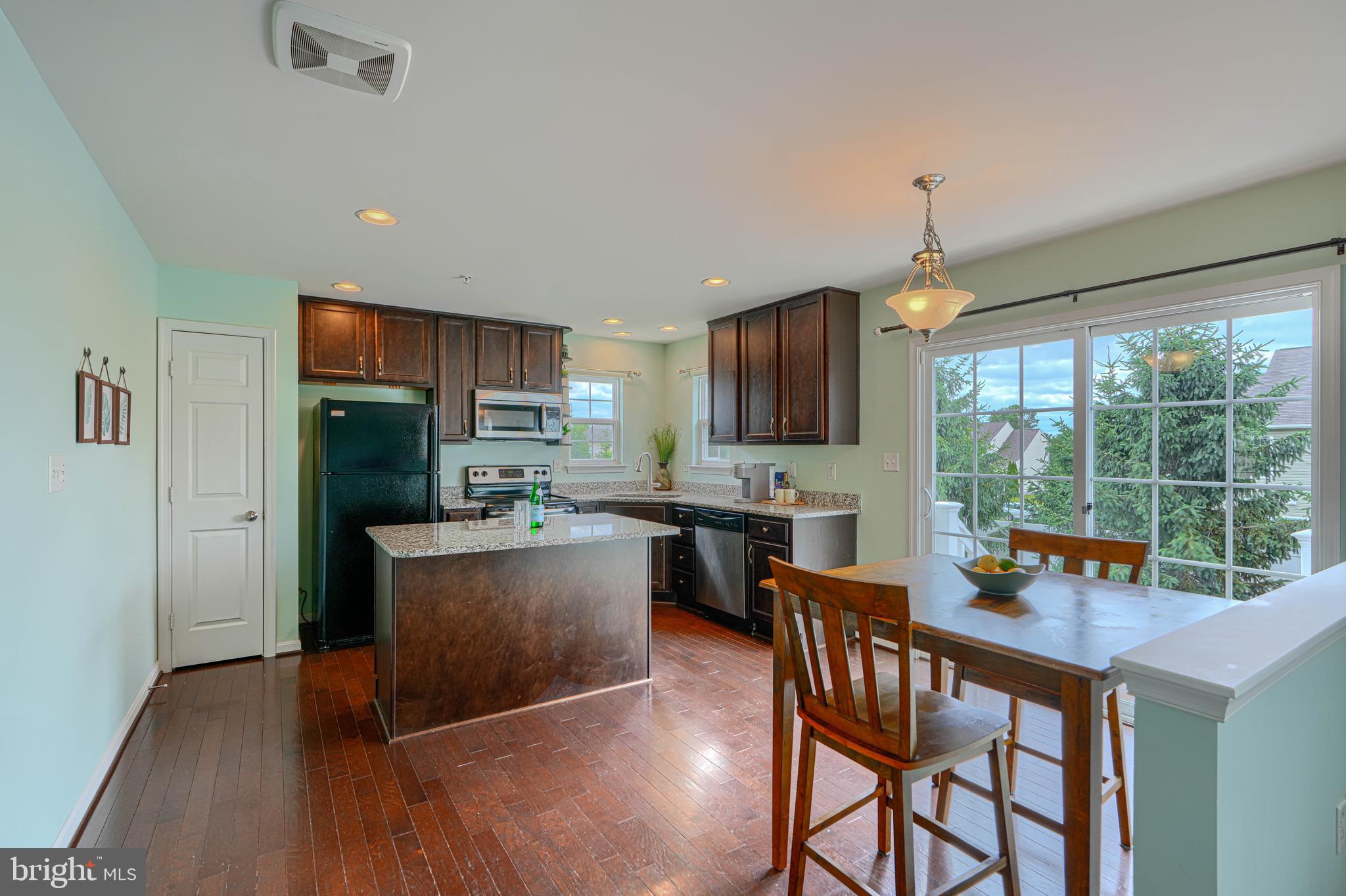 CREEKSIDE - Residential