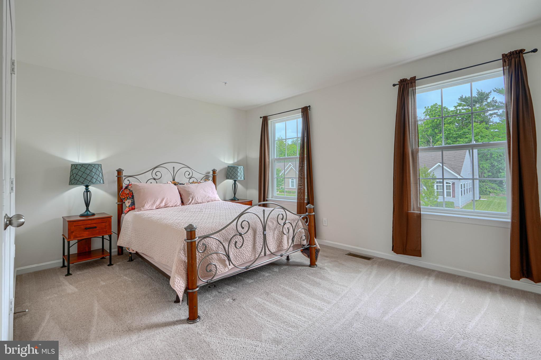 CREEKSIDE - Residential